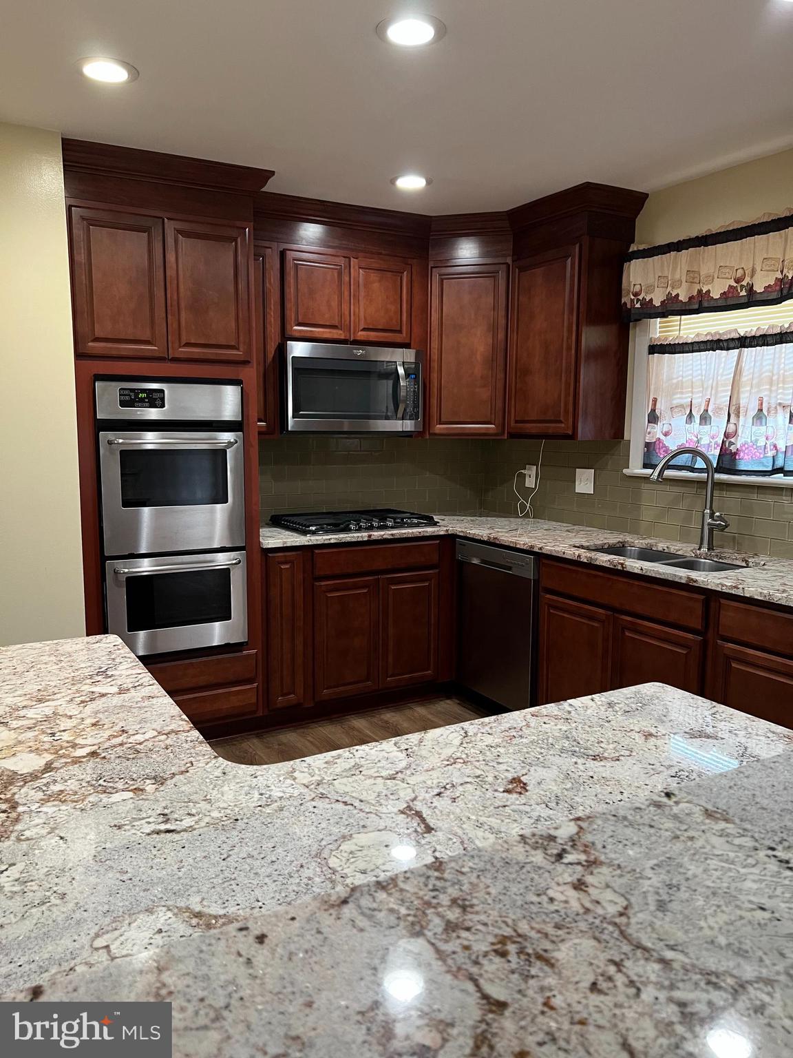 WOODBERRY FOREST - Residential