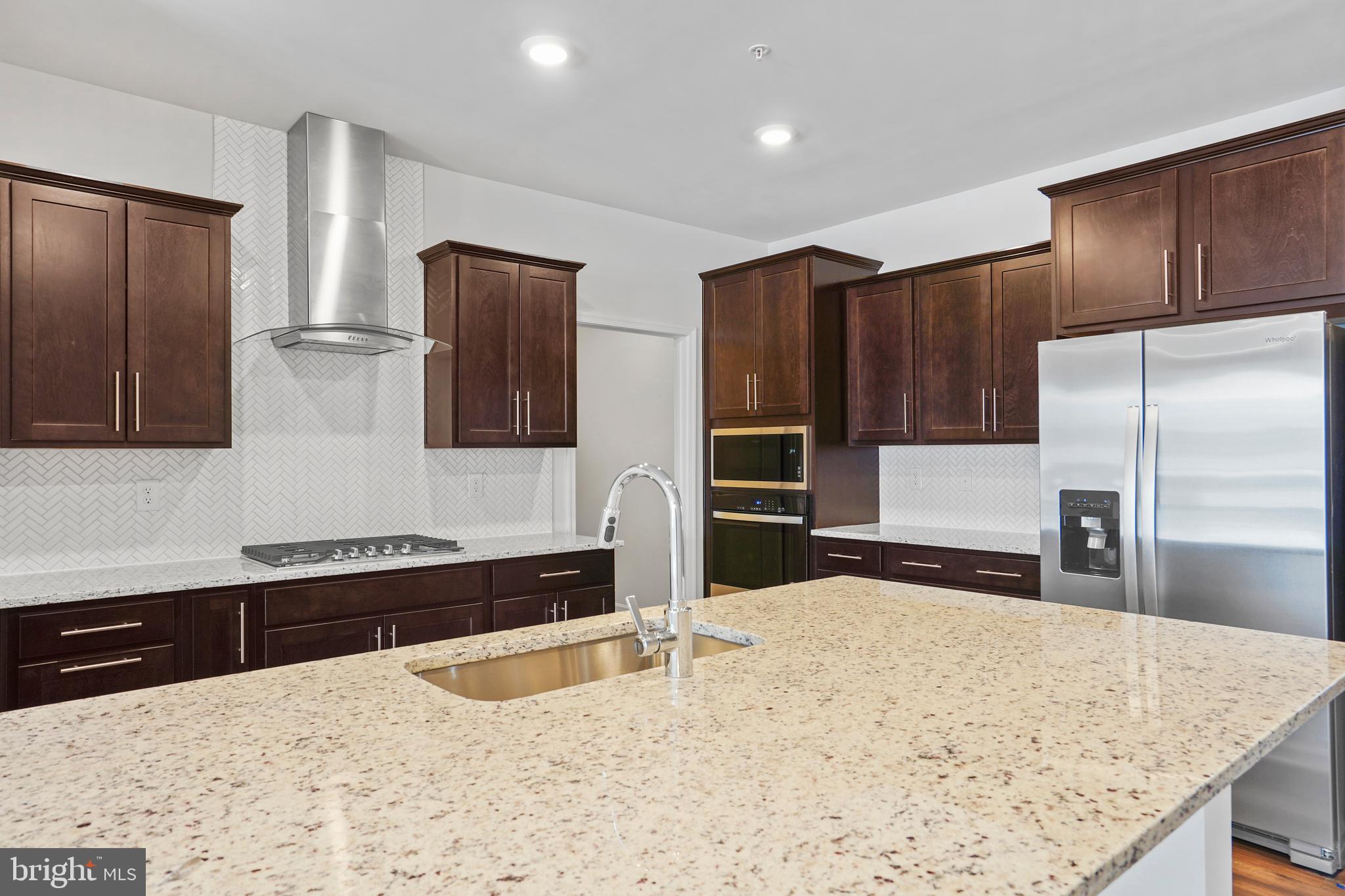 RENN QUARTER - Residential Lease