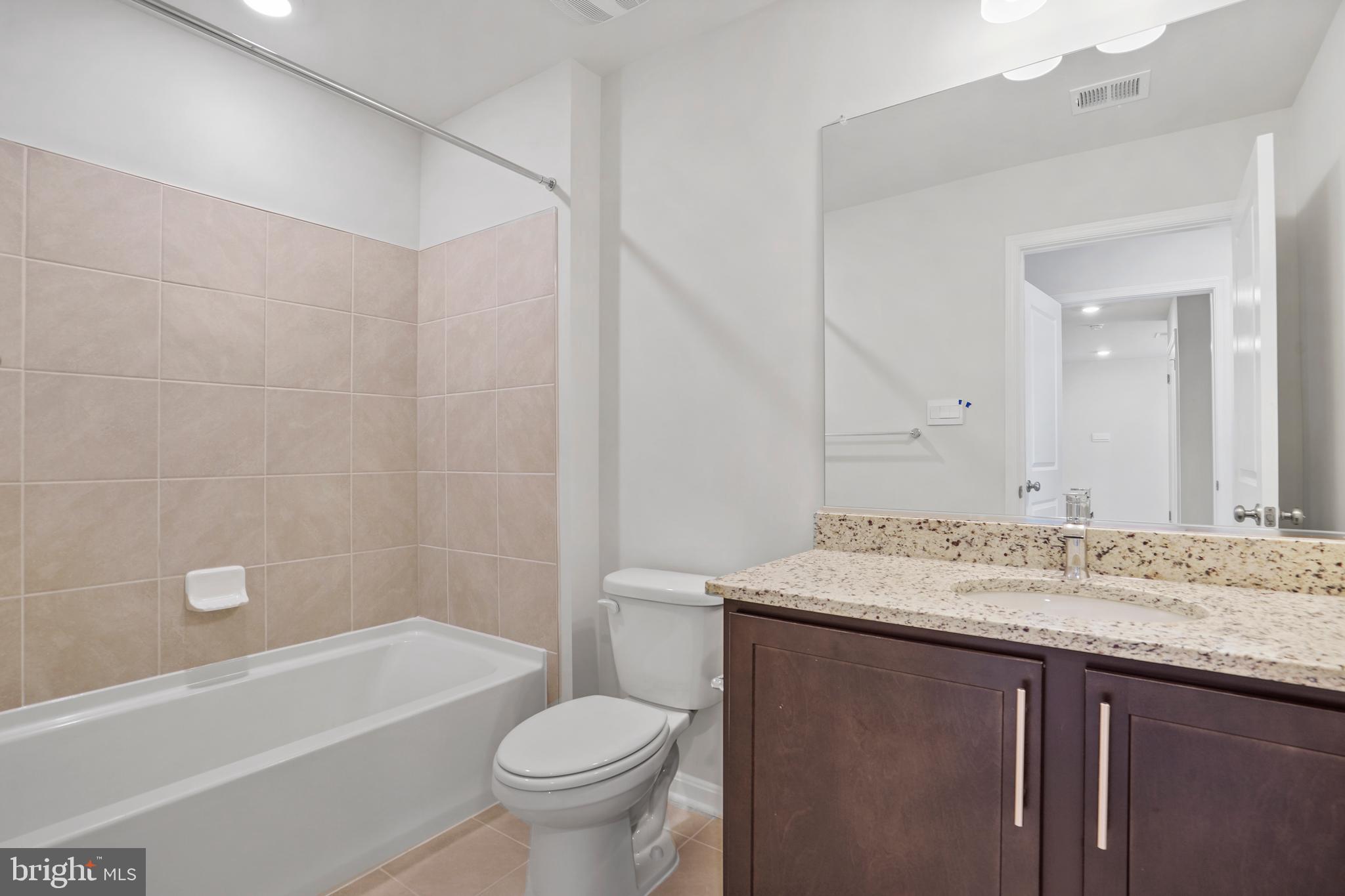 RENN QUARTER - Residential Lease