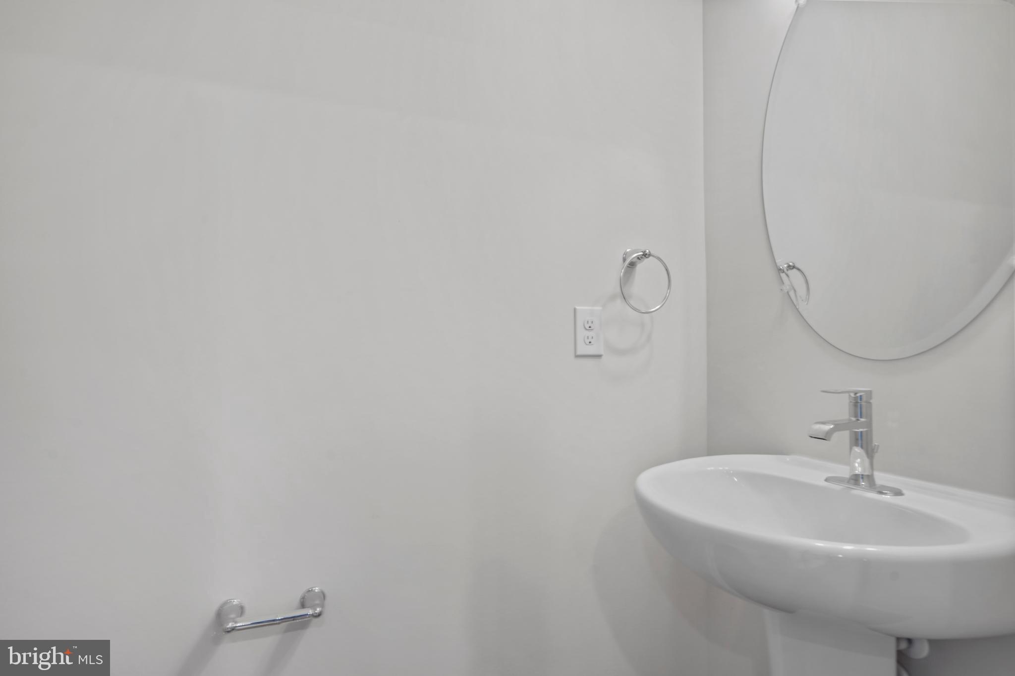 RENN QUARTER - Residential Lease