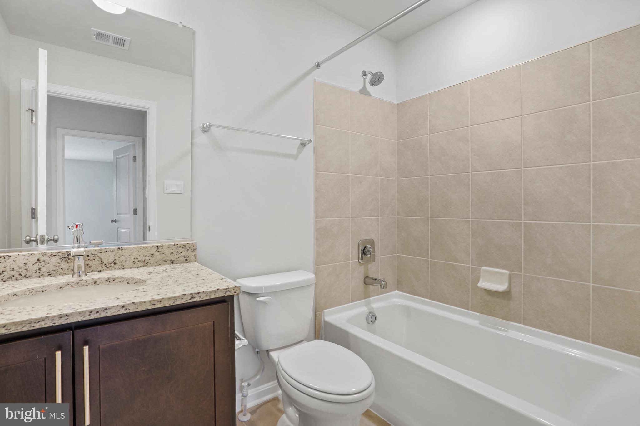 RENN QUARTER - Residential Lease