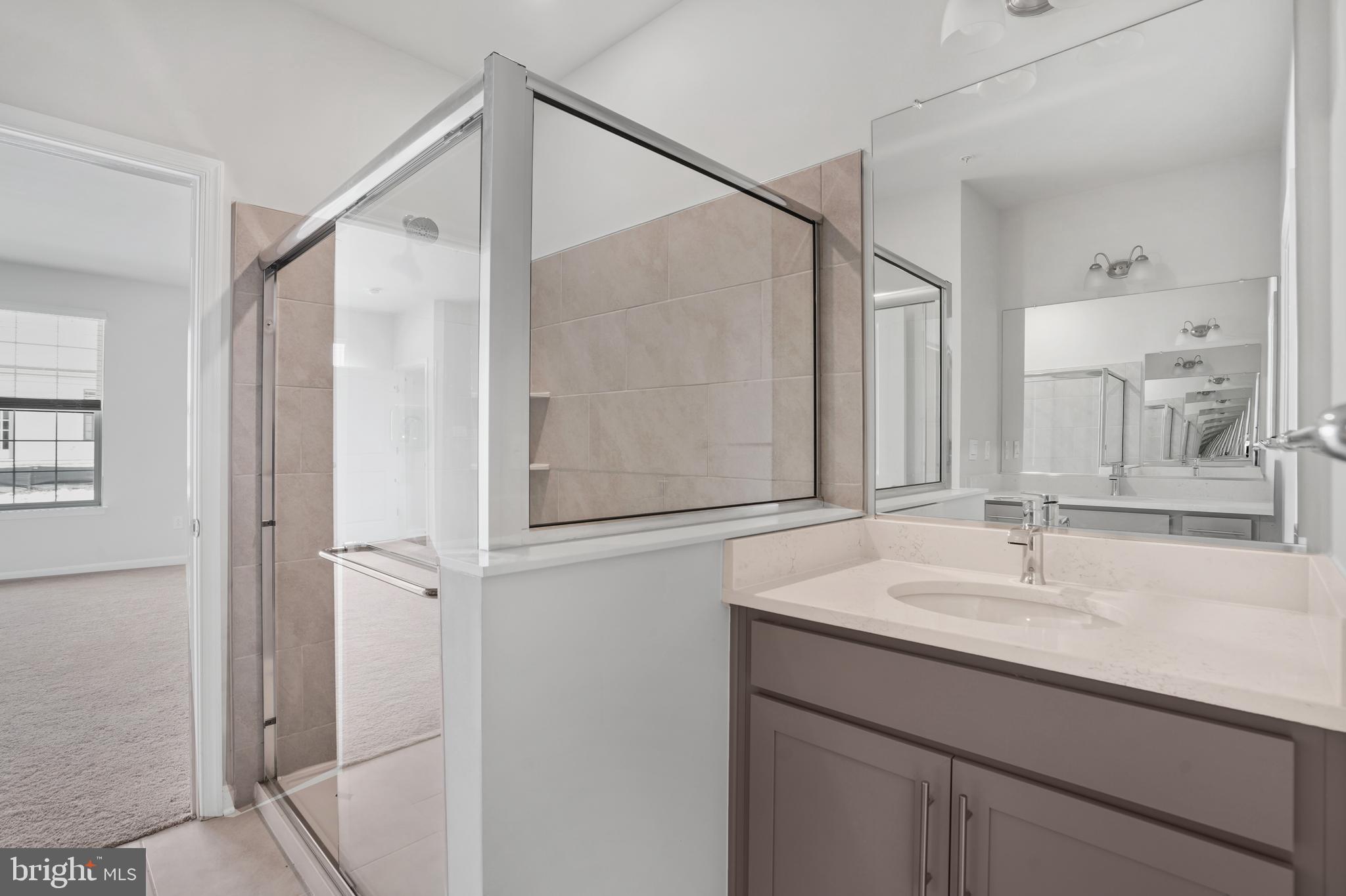 RENN QUARTER - Residential Lease