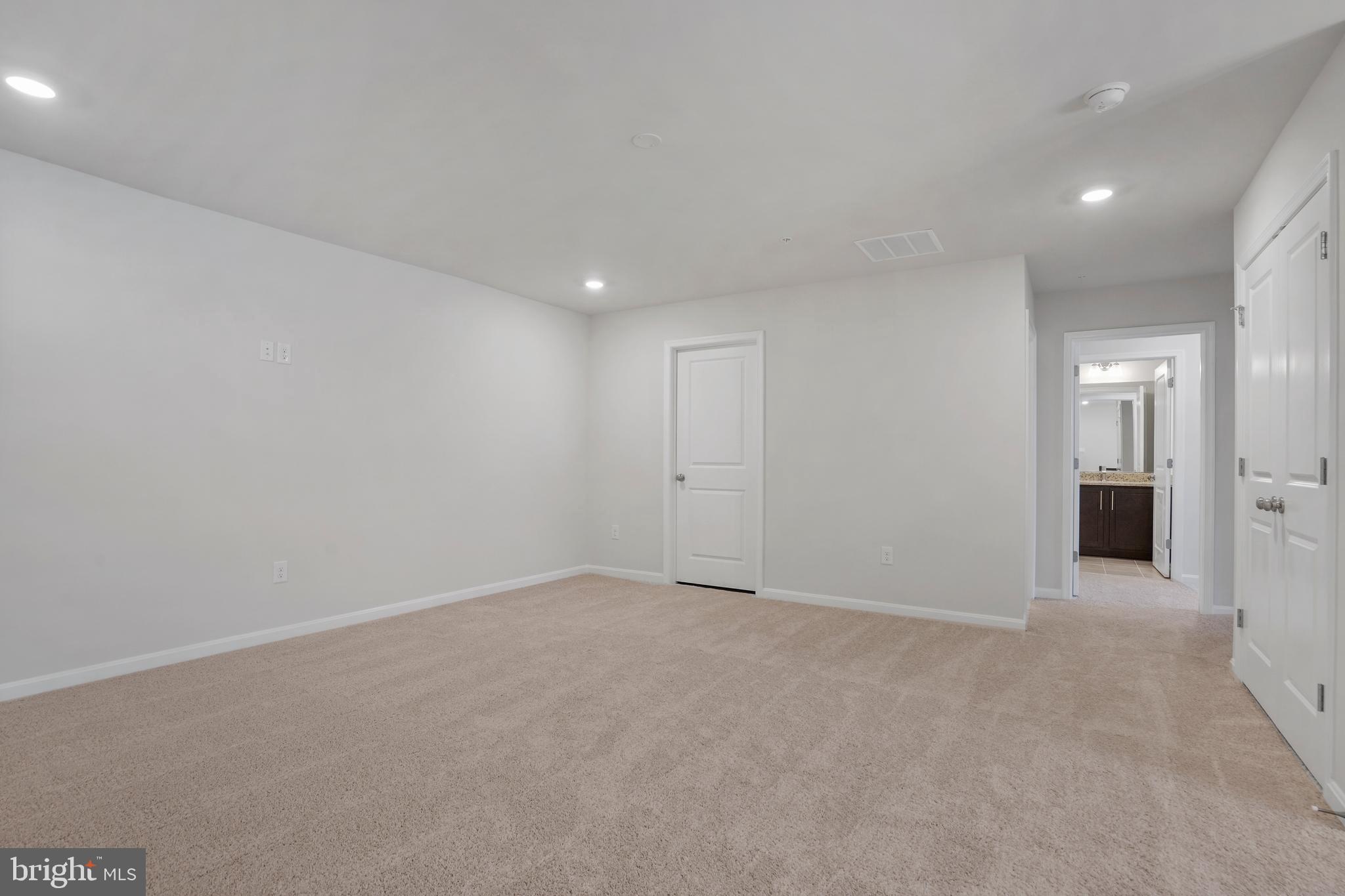 RENN QUARTER - Residential Lease