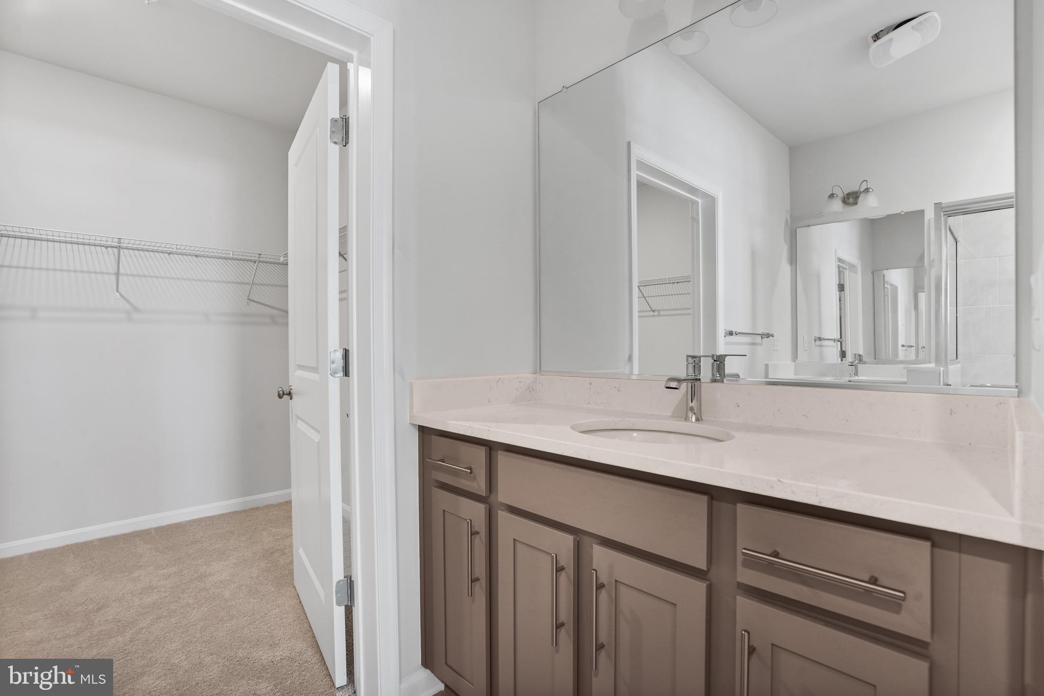 RENN QUARTER - Residential Lease