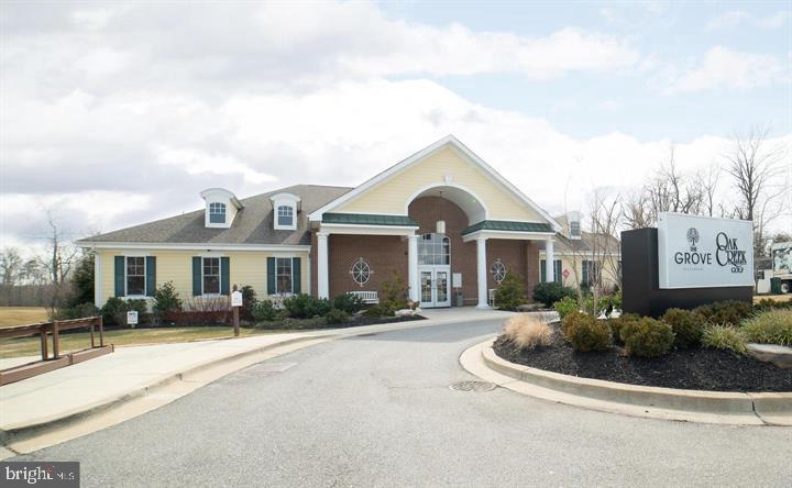 OAK CREEK CLUB GOLF COURSE - Residential