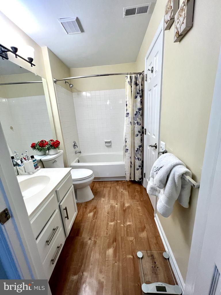 BULL RUN CONDO - Residential