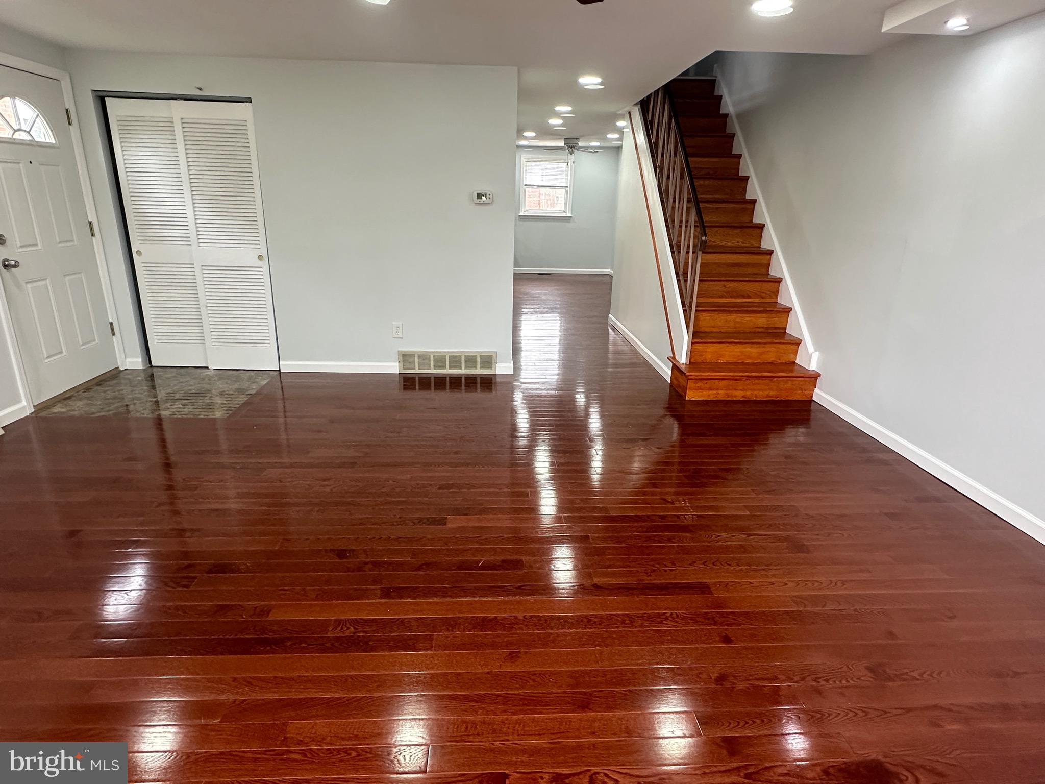 HOLME CIRCLE - Residential