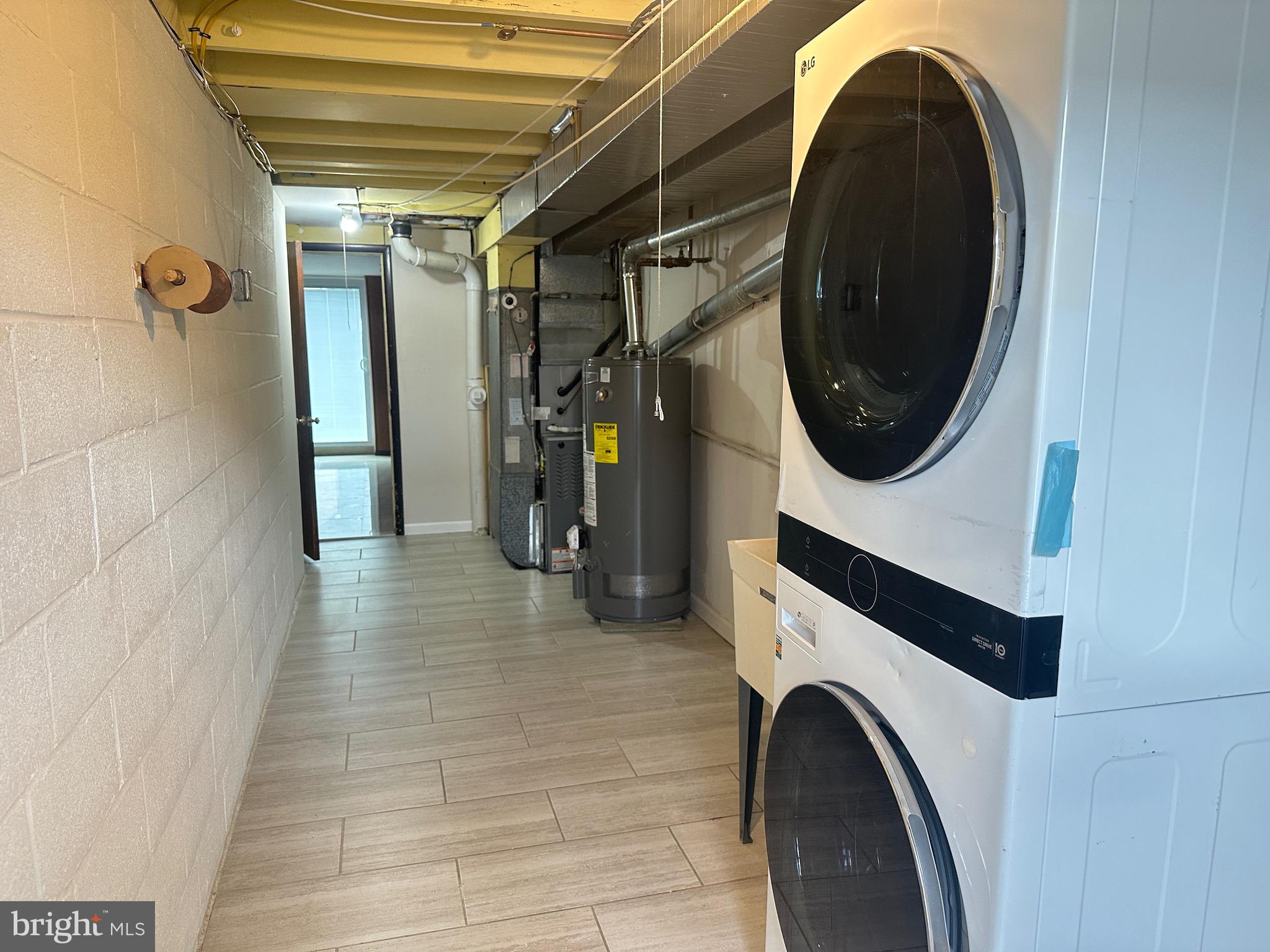 HOLME CIRCLE - Residential