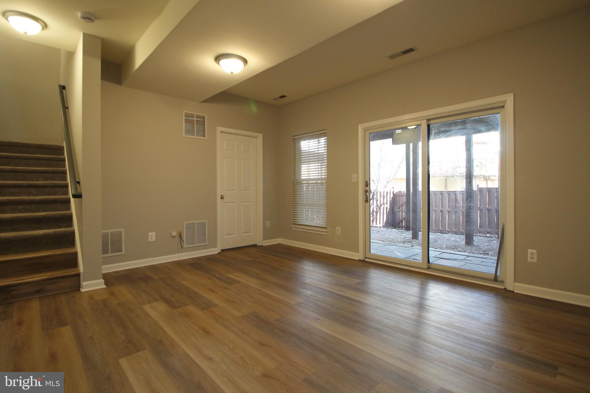 FARMWELL HUNT - Residential Lease