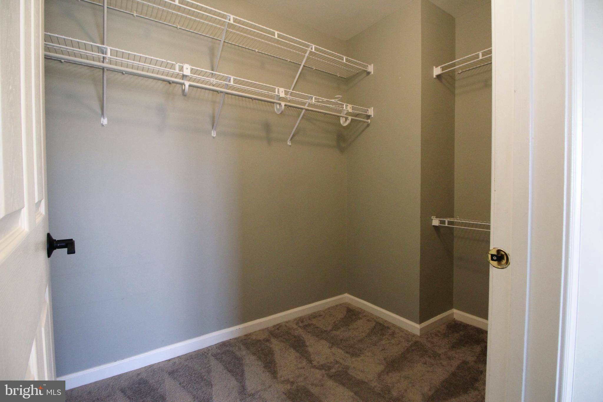 FARMWELL HUNT - Residential Lease