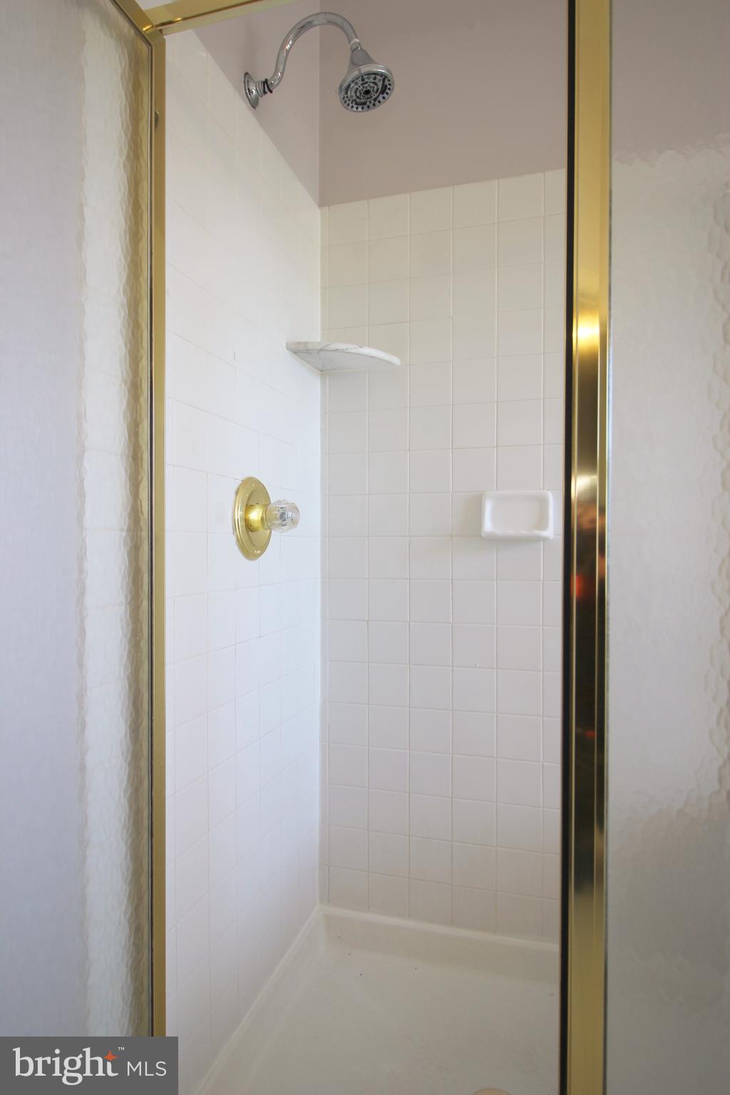 FARMWELL HUNT - Residential Lease