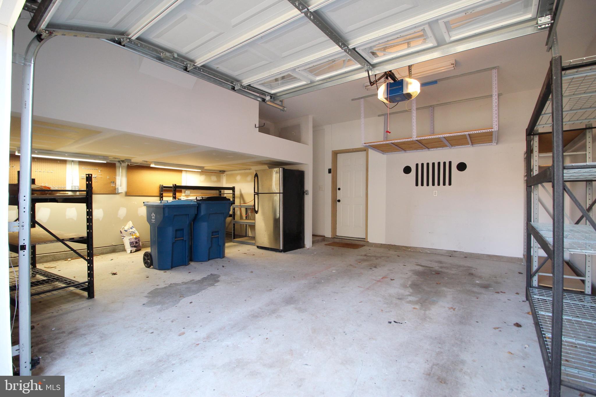 FARMWELL HUNT - Residential Lease