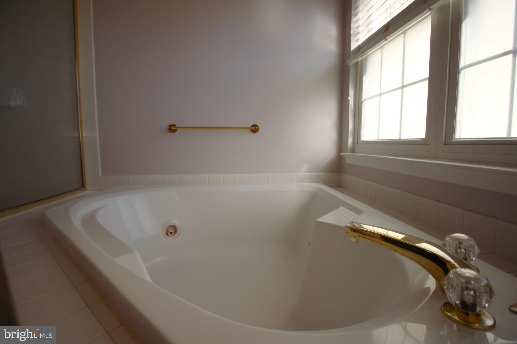 FARMWELL HUNT - Residential Lease