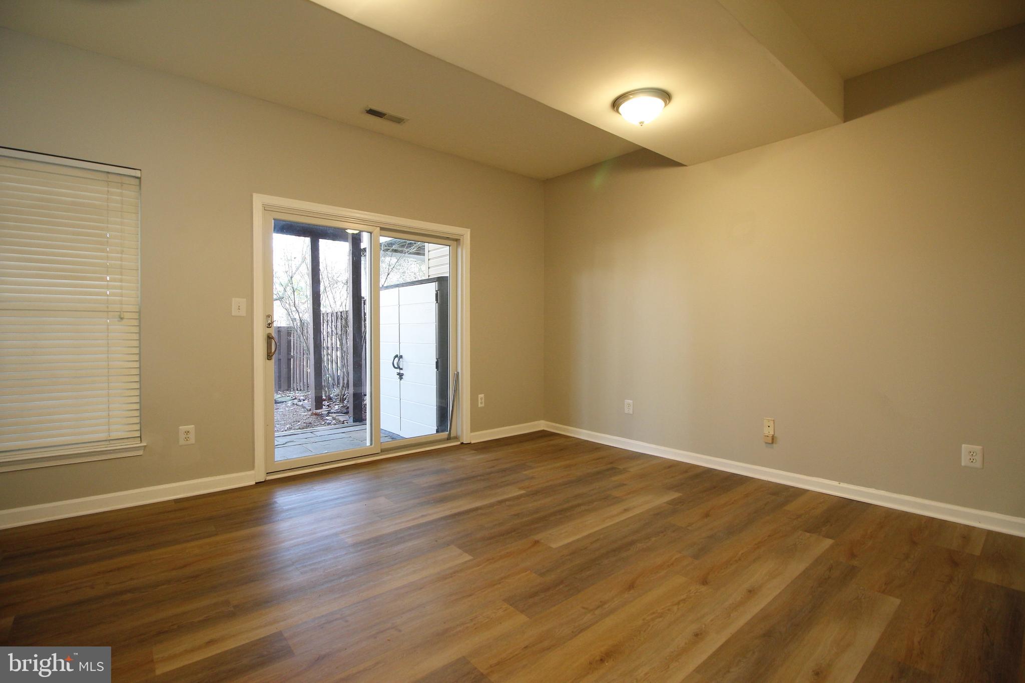 FARMWELL HUNT - Residential Lease