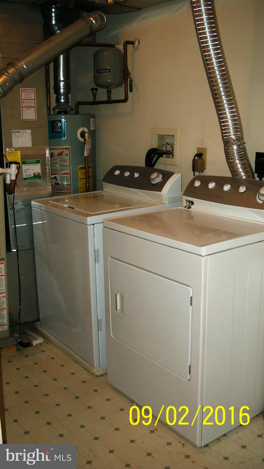 SEVEN OAKS - Residential Lease