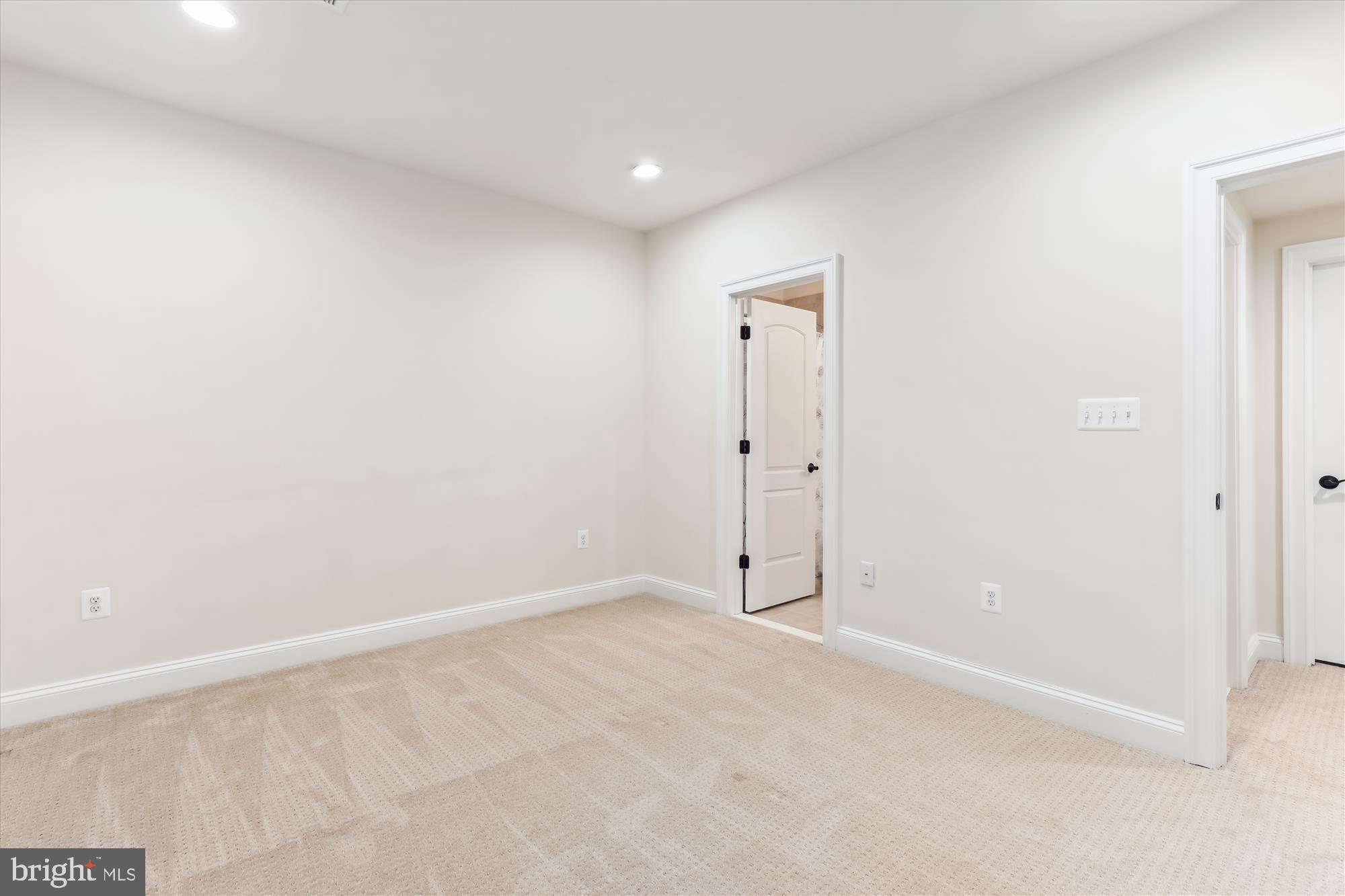 VIENNA HILLS - Residential