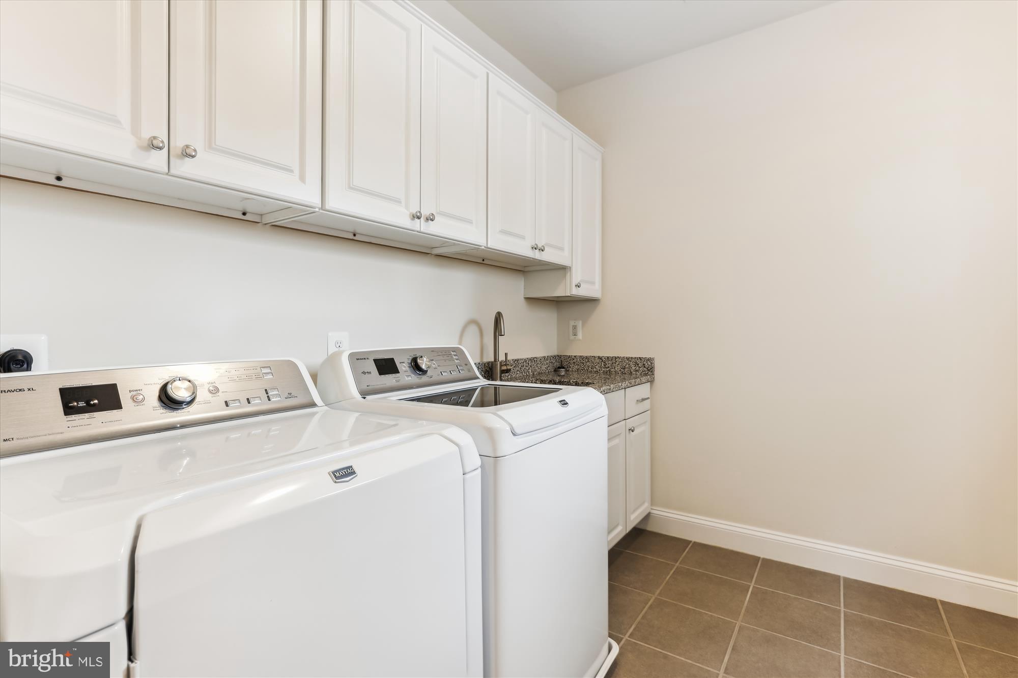 VIENNA HILLS - Residential