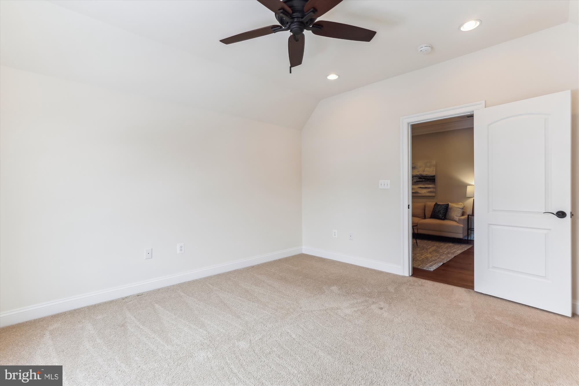 VIENNA HILLS - Residential