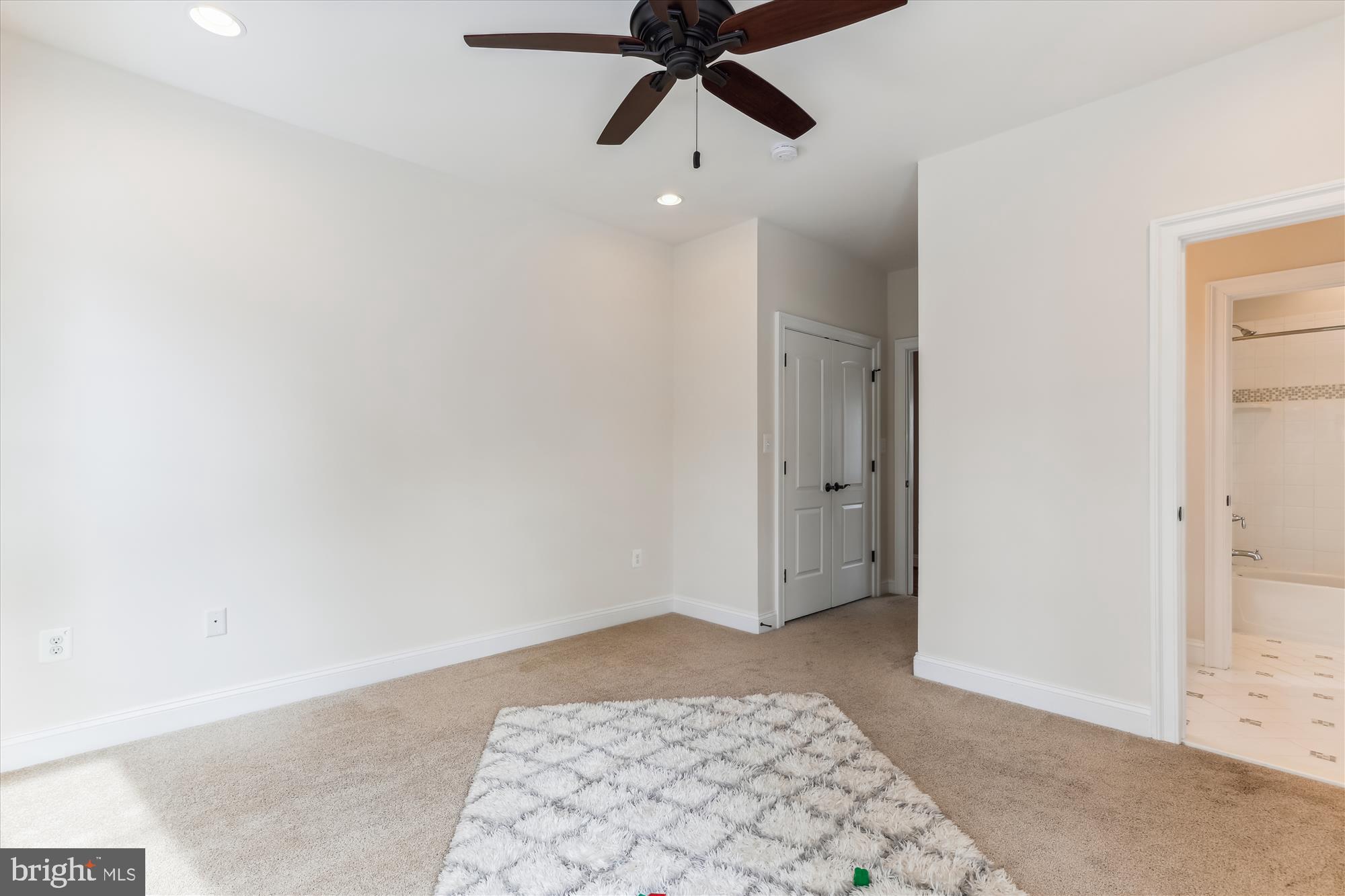 VIENNA HILLS - Residential