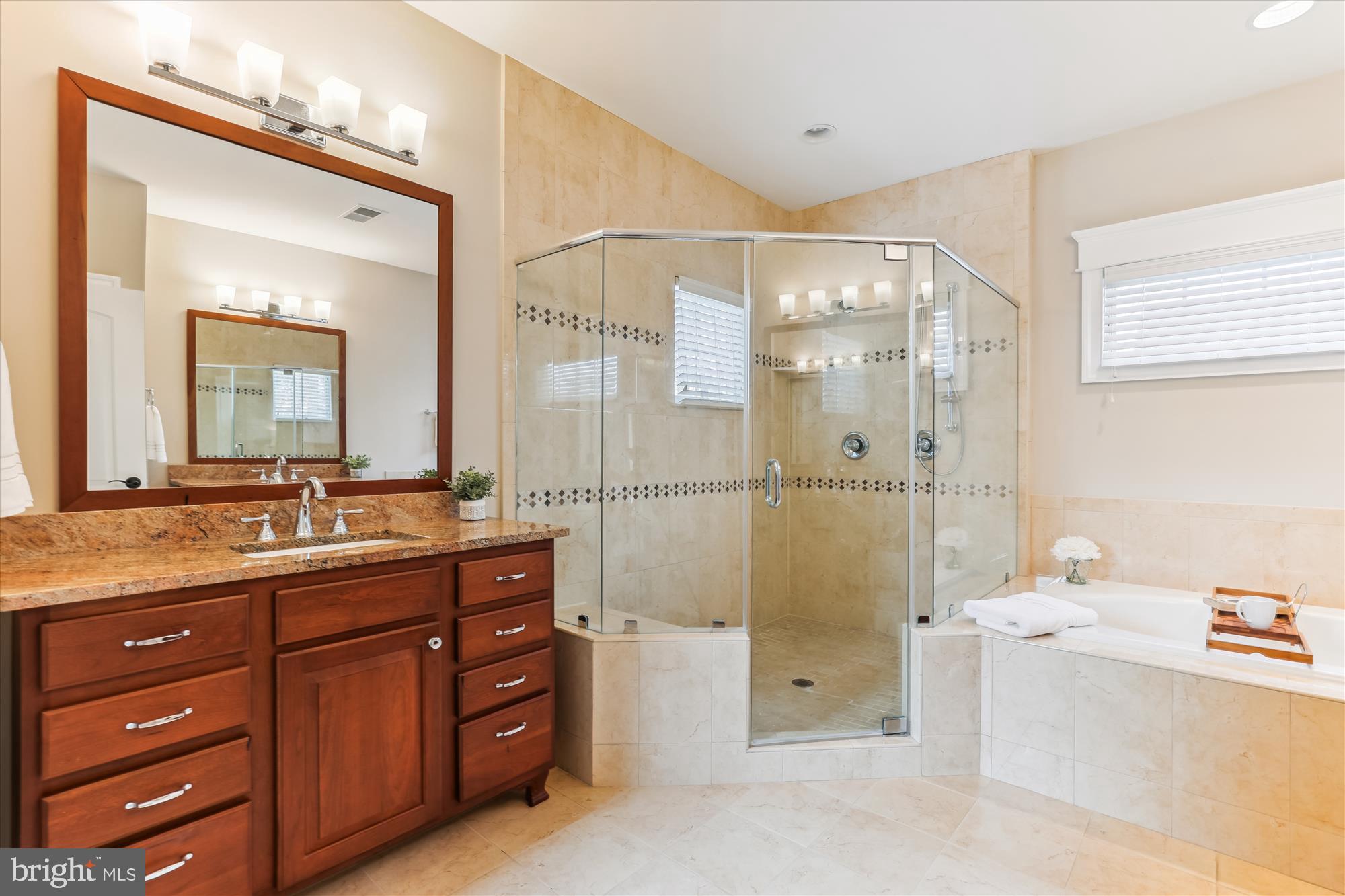 VIENNA HILLS - Residential