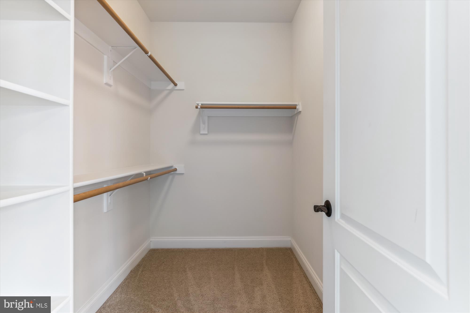 VIENNA HILLS - Residential