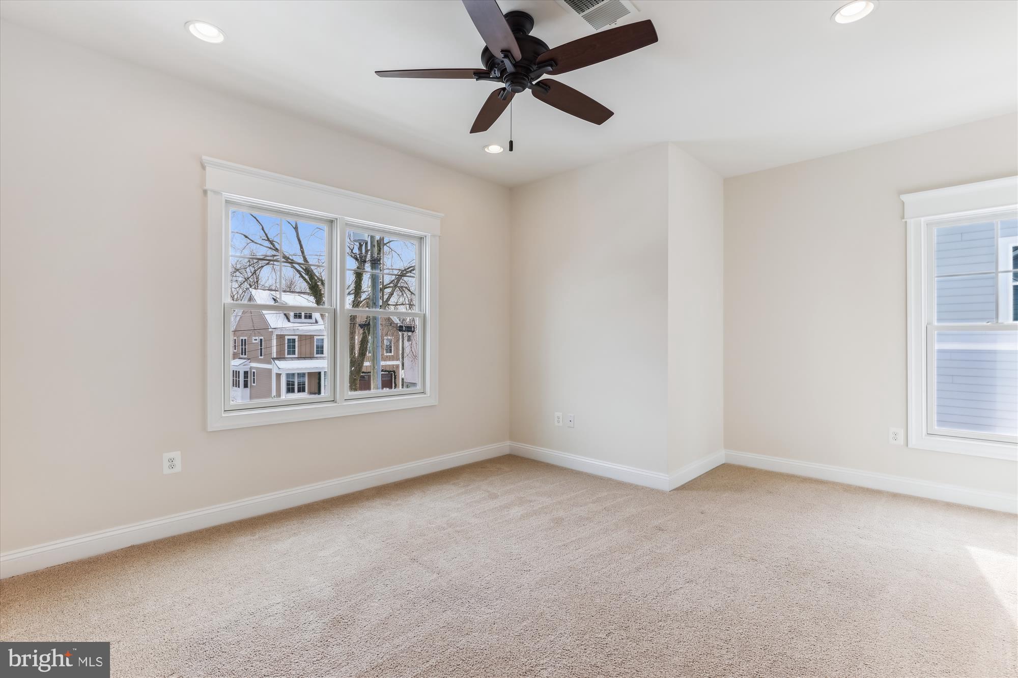 VIENNA HILLS - Residential