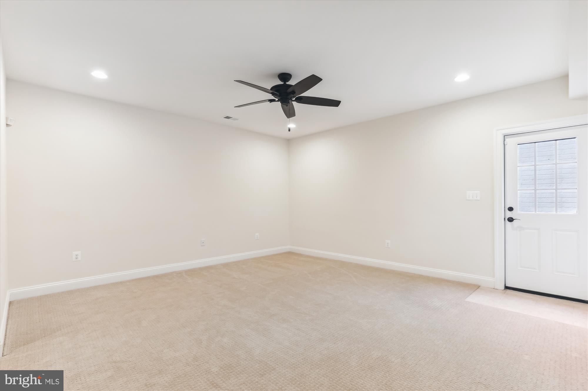 VIENNA HILLS - Residential