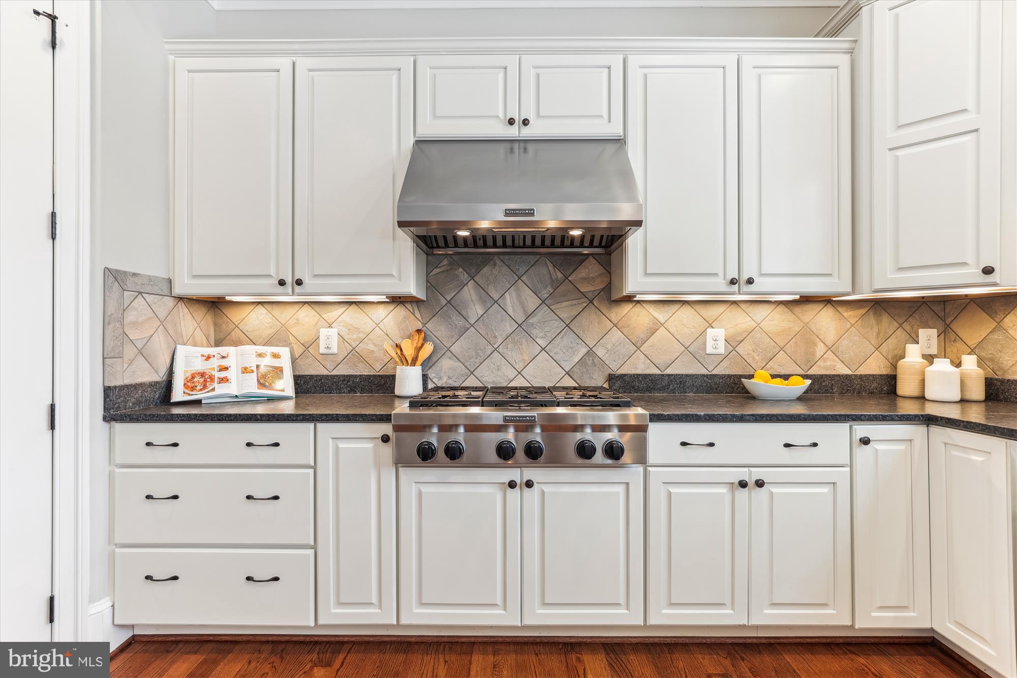 VIENNA HILLS - Residential