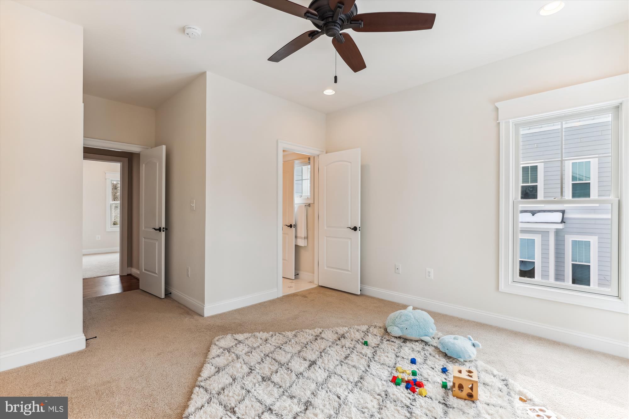 VIENNA HILLS - Residential