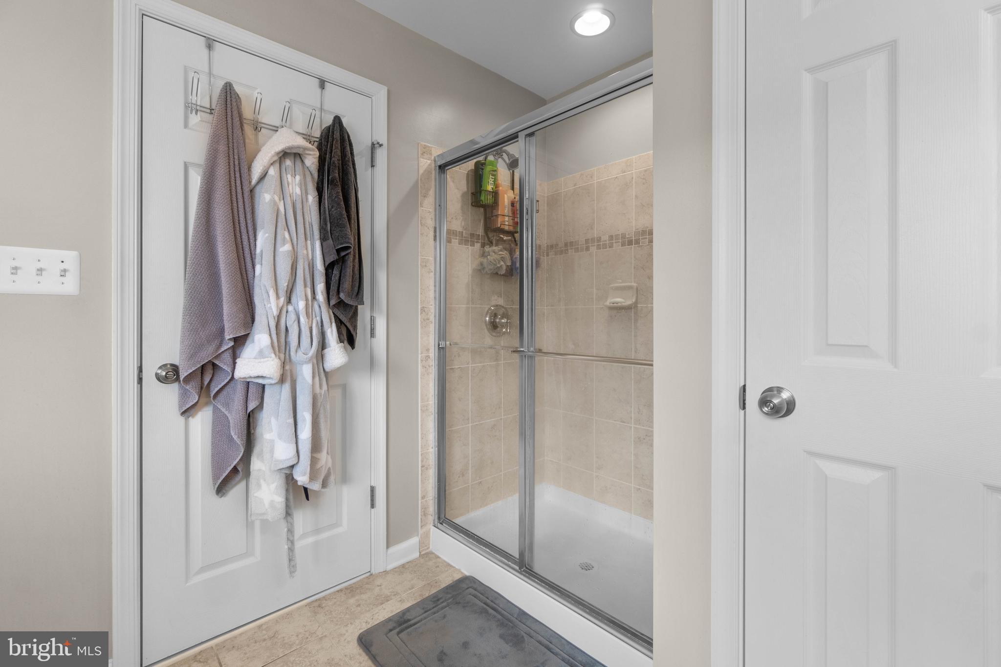 SUMMERWALK AT STONE RIDGE - Residential Lease