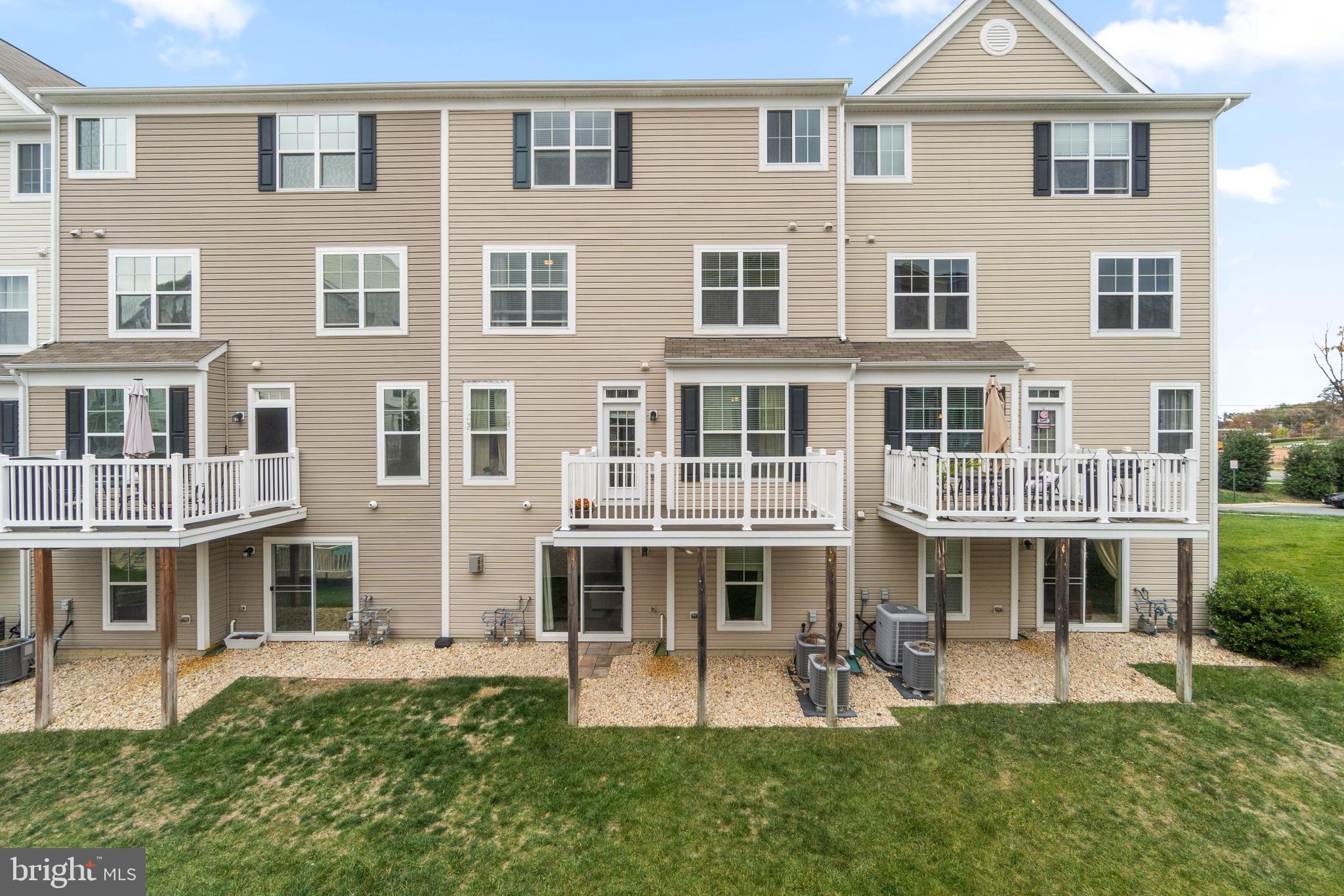 SUMMERWALK AT STONE RIDGE - Residential Lease