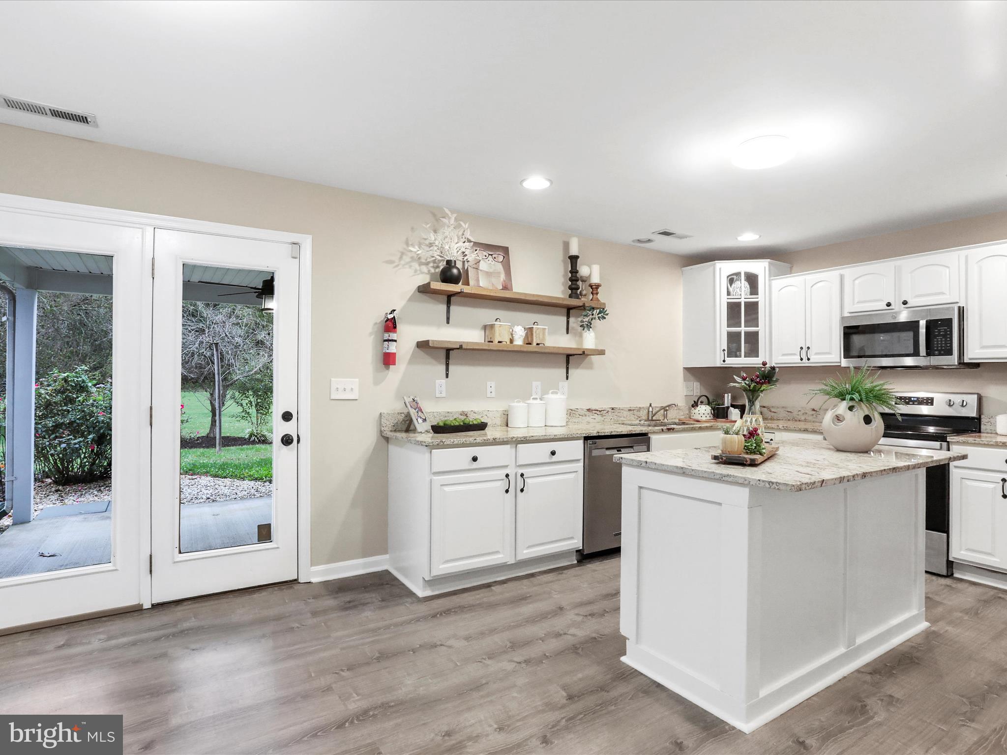 LOCUST HILL - Residential