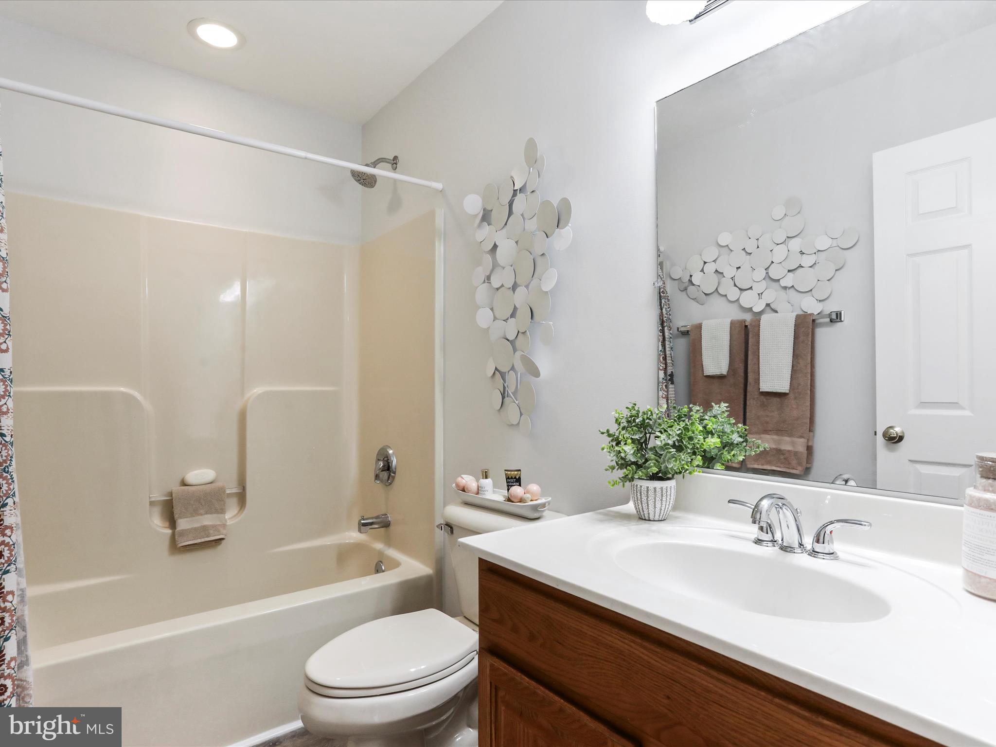 LOCUST HILL - Residential