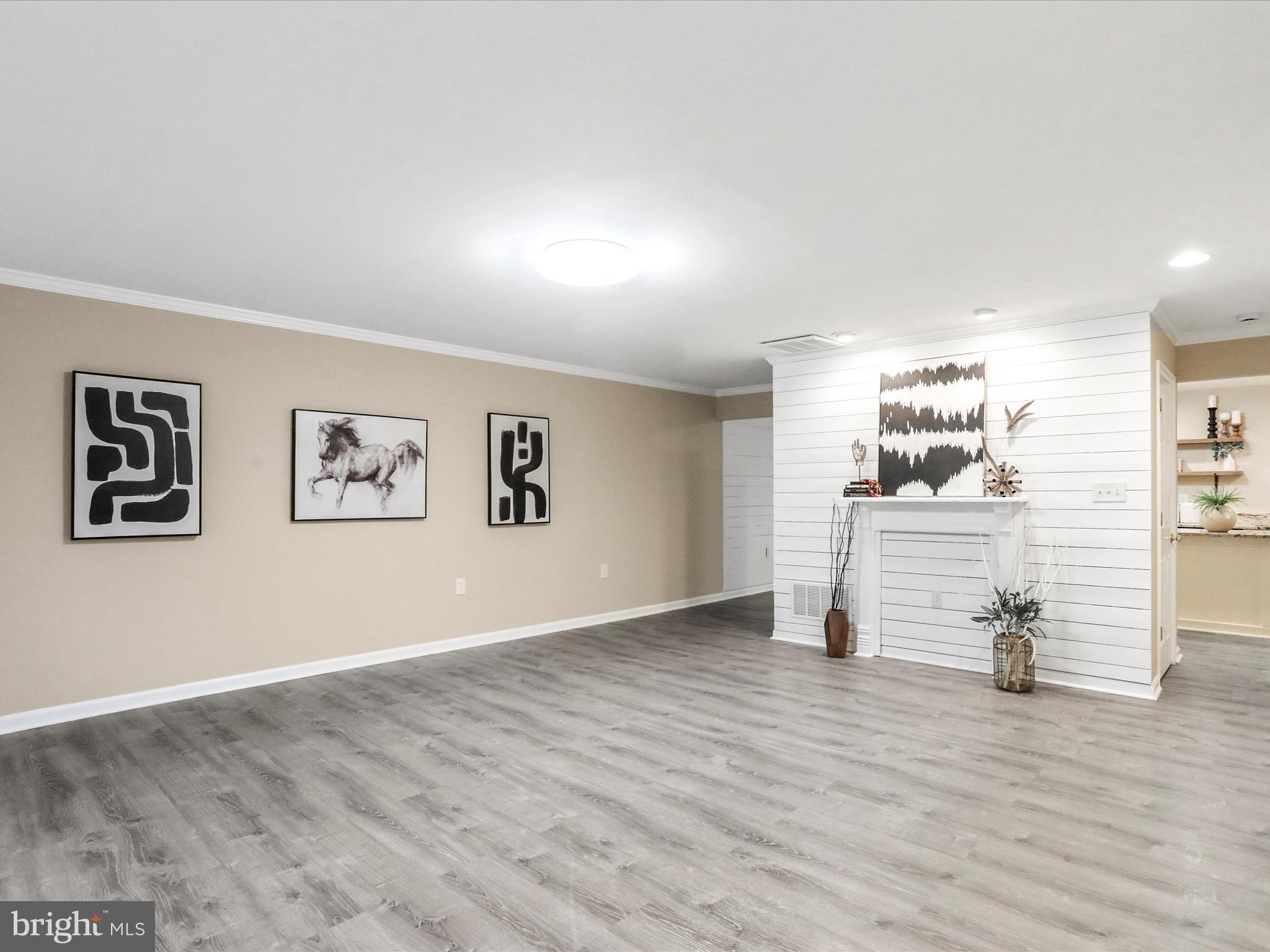 LOCUST HILL - Residential