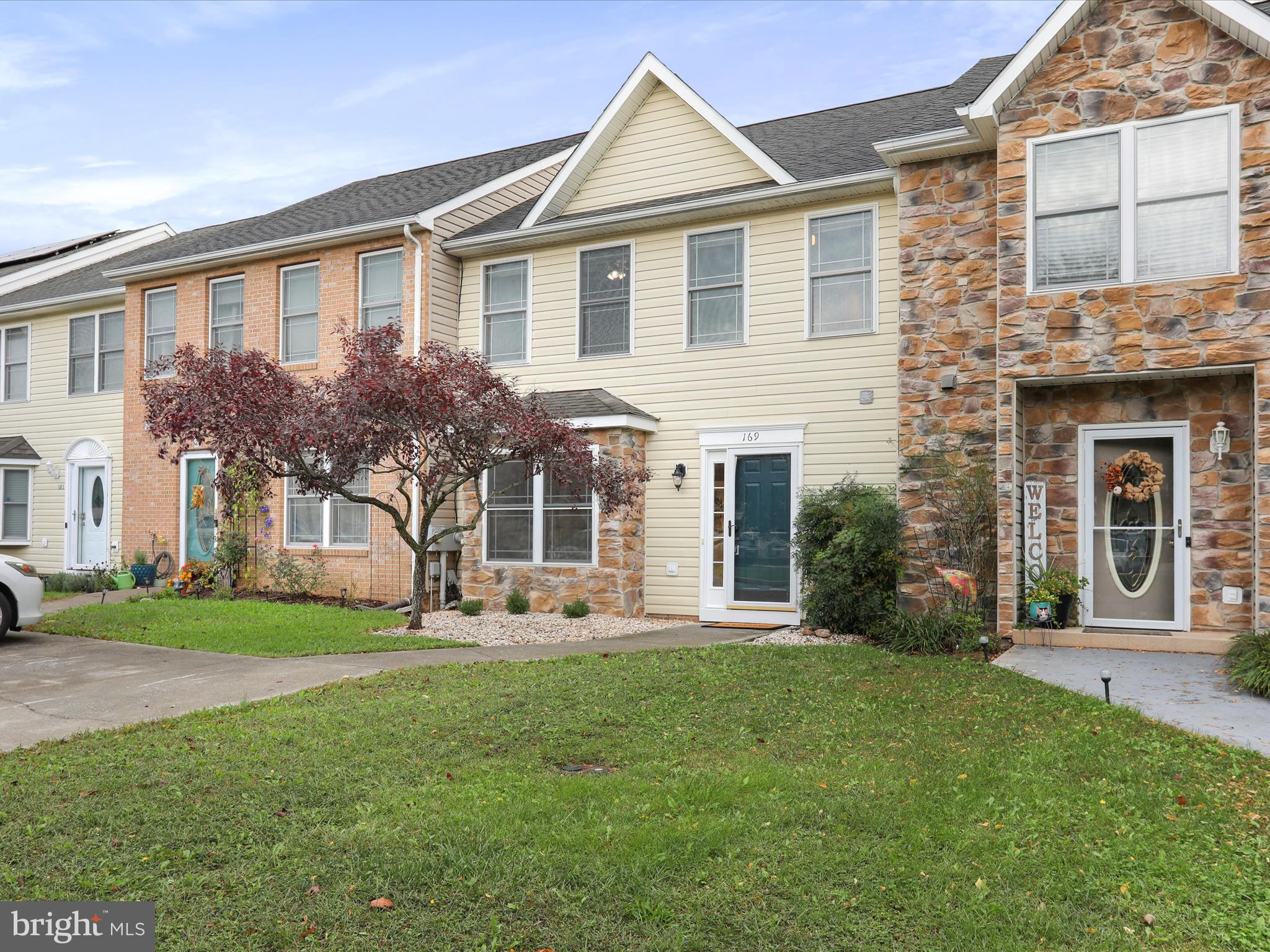 LOCUST HILL - Residential