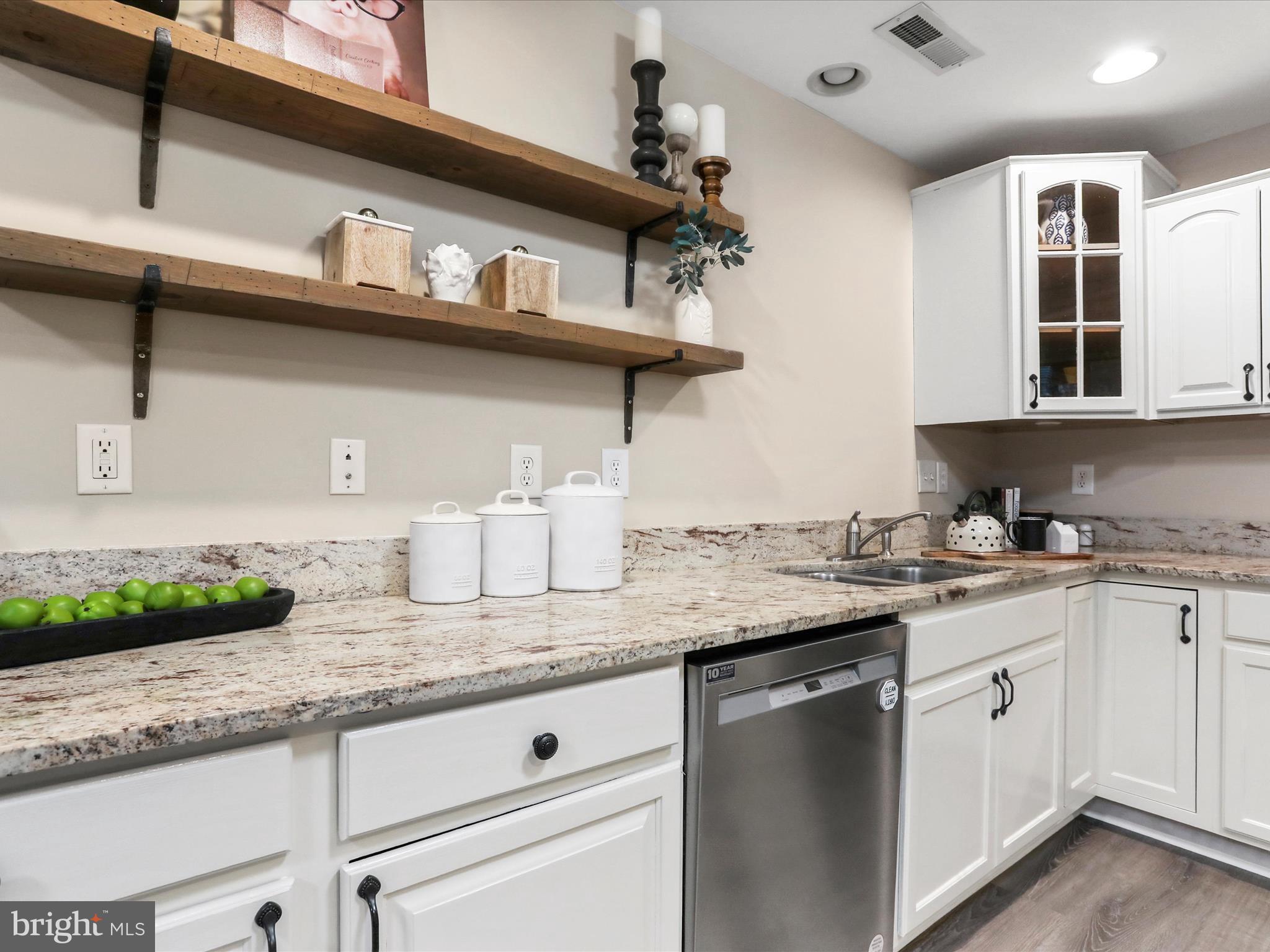 LOCUST HILL - Residential