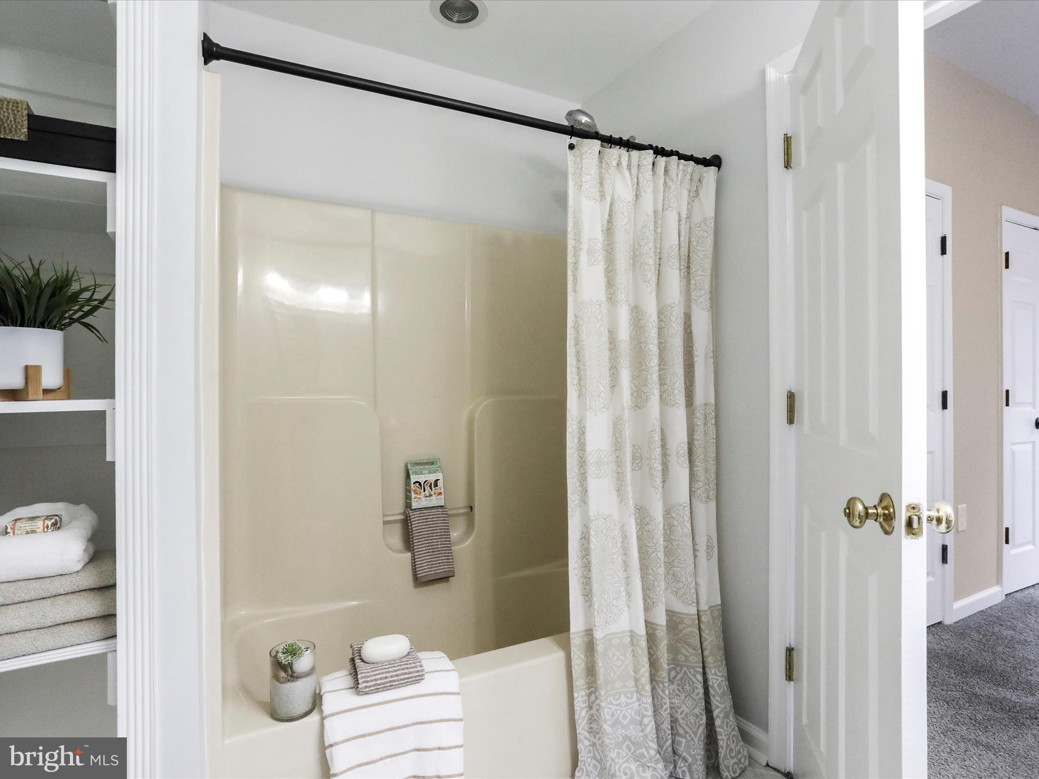 LOCUST HILL - Residential