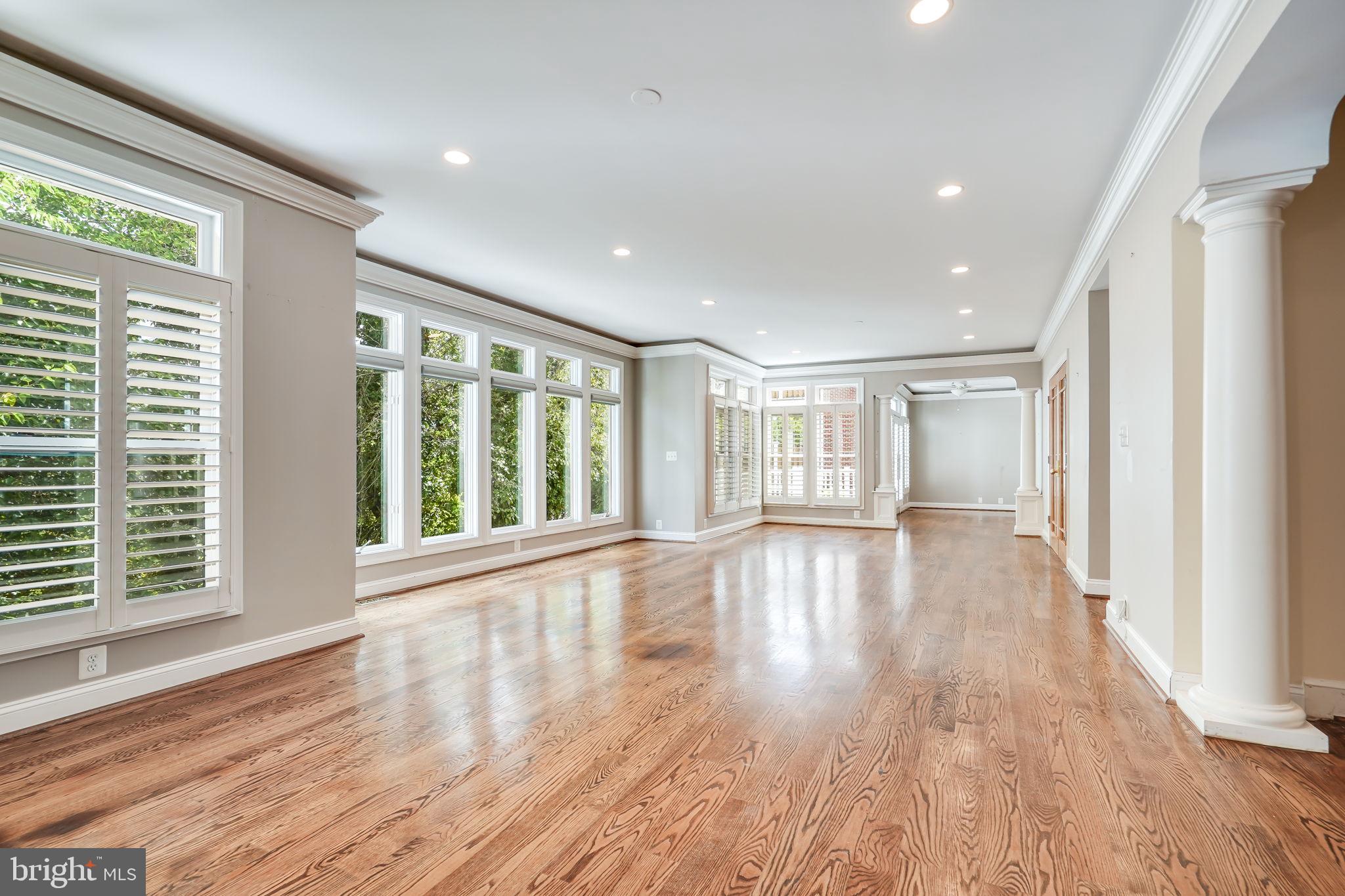 ARLINGTON RIDGE - Residential