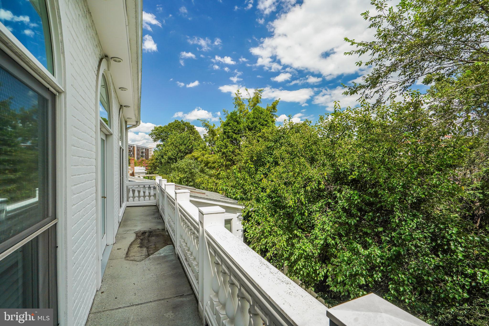 ARLINGTON RIDGE - Residential