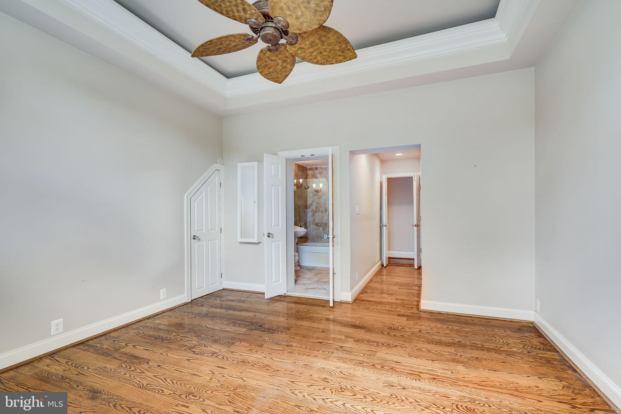 ARLINGTON RIDGE - Residential