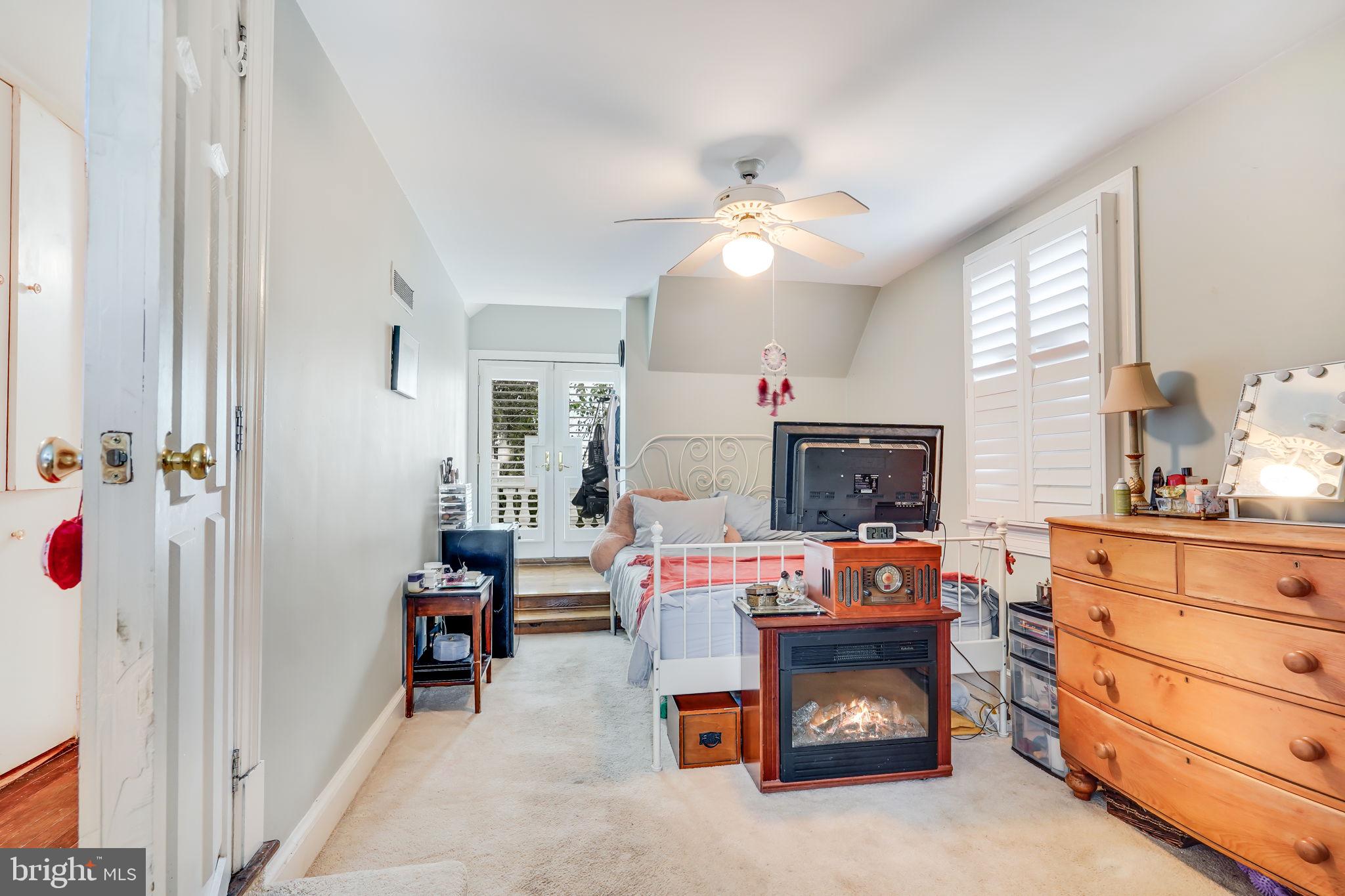 ARLINGTON RIDGE - Residential