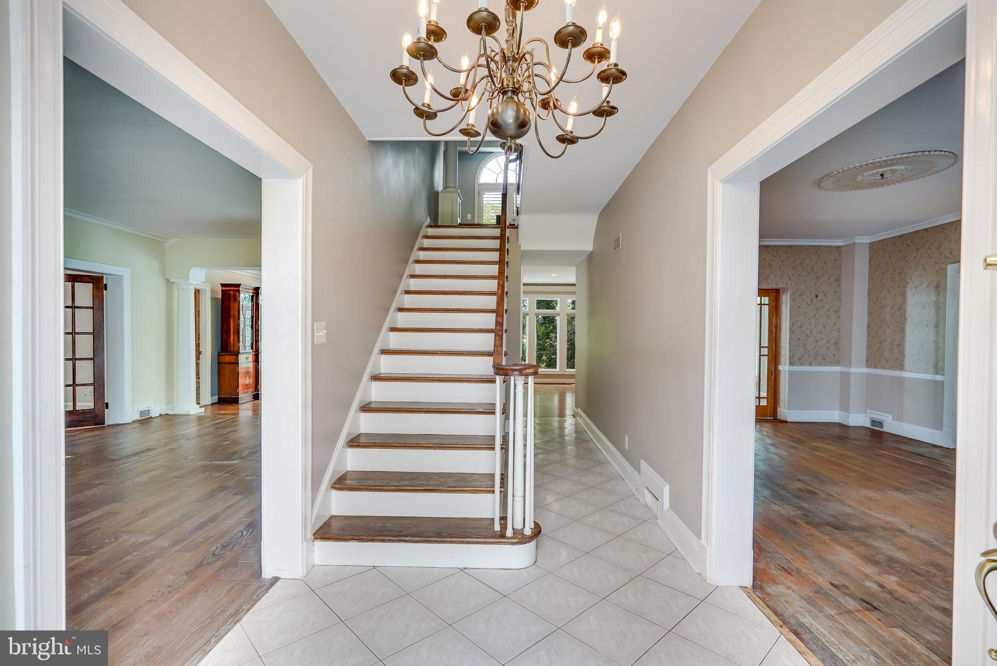 ARLINGTON RIDGE - Residential