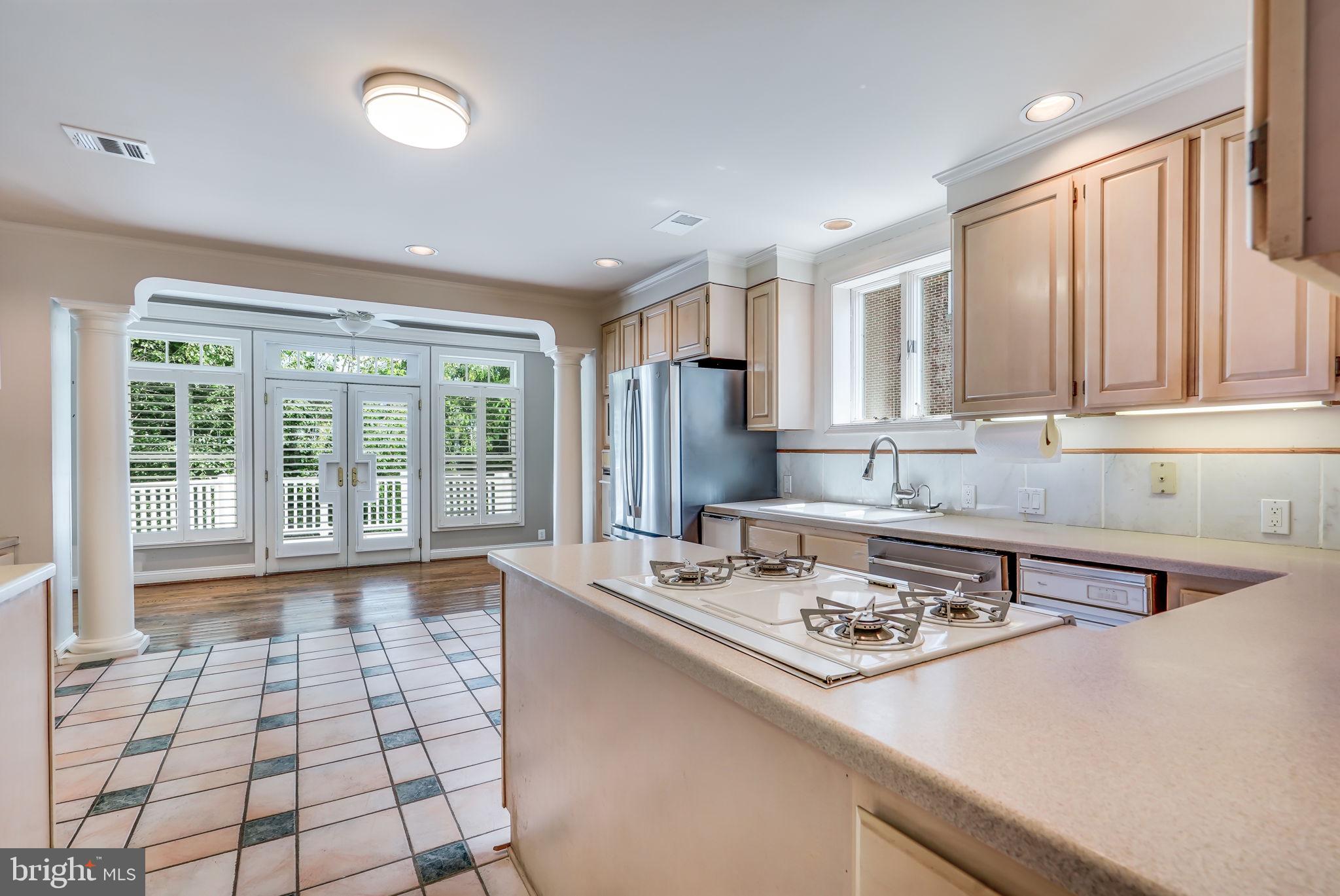 ARLINGTON RIDGE - Residential