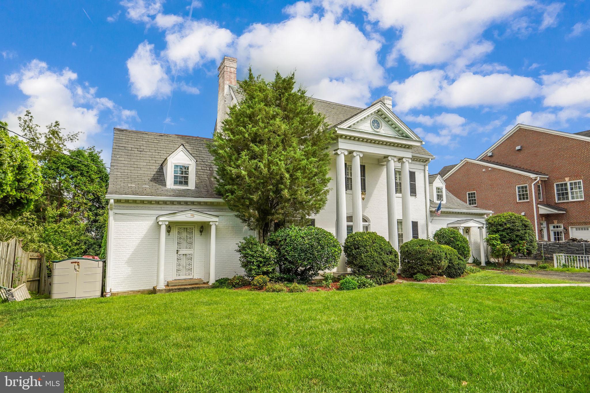 ARLINGTON RIDGE - Residential