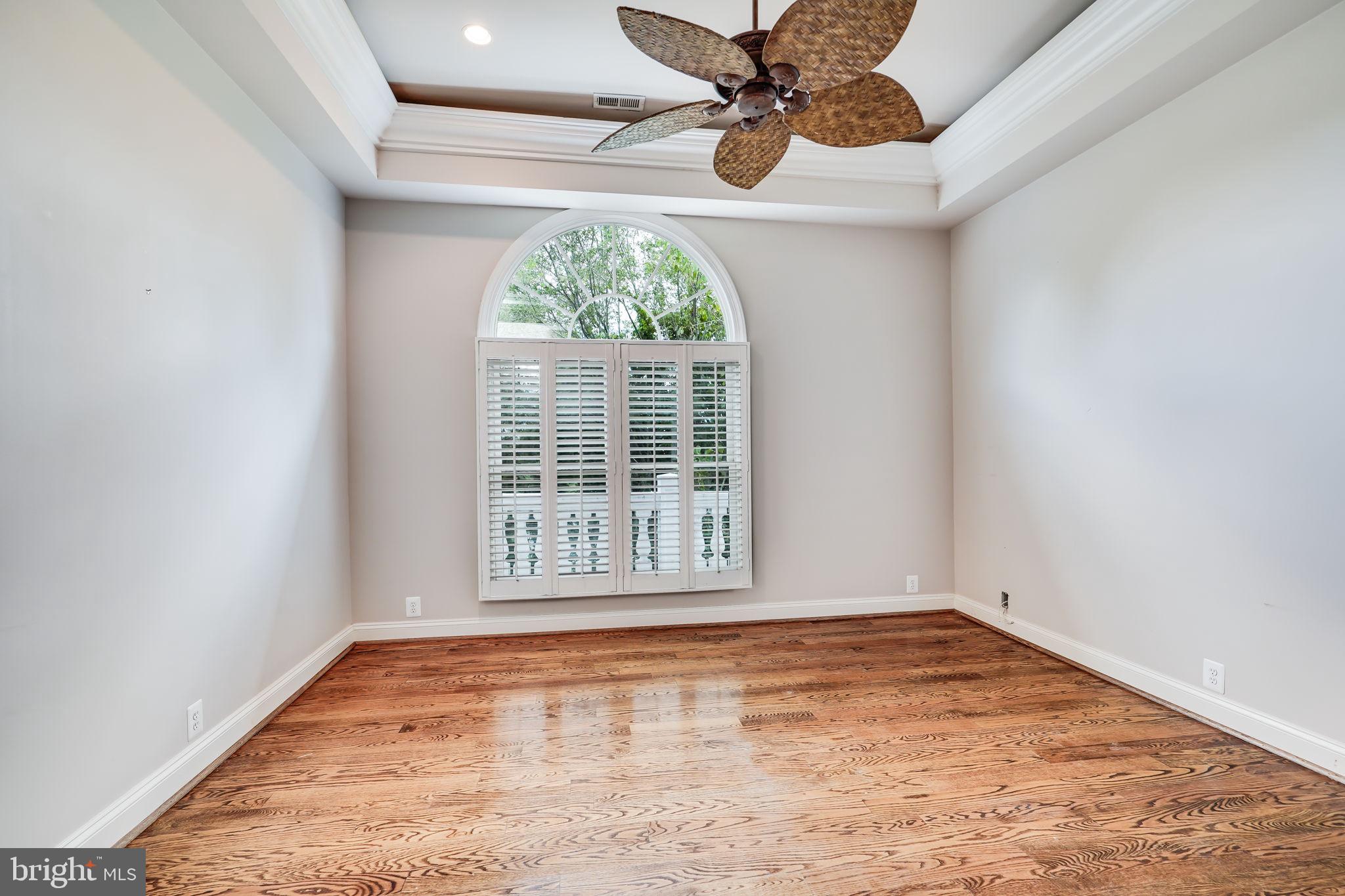 ARLINGTON RIDGE - Residential