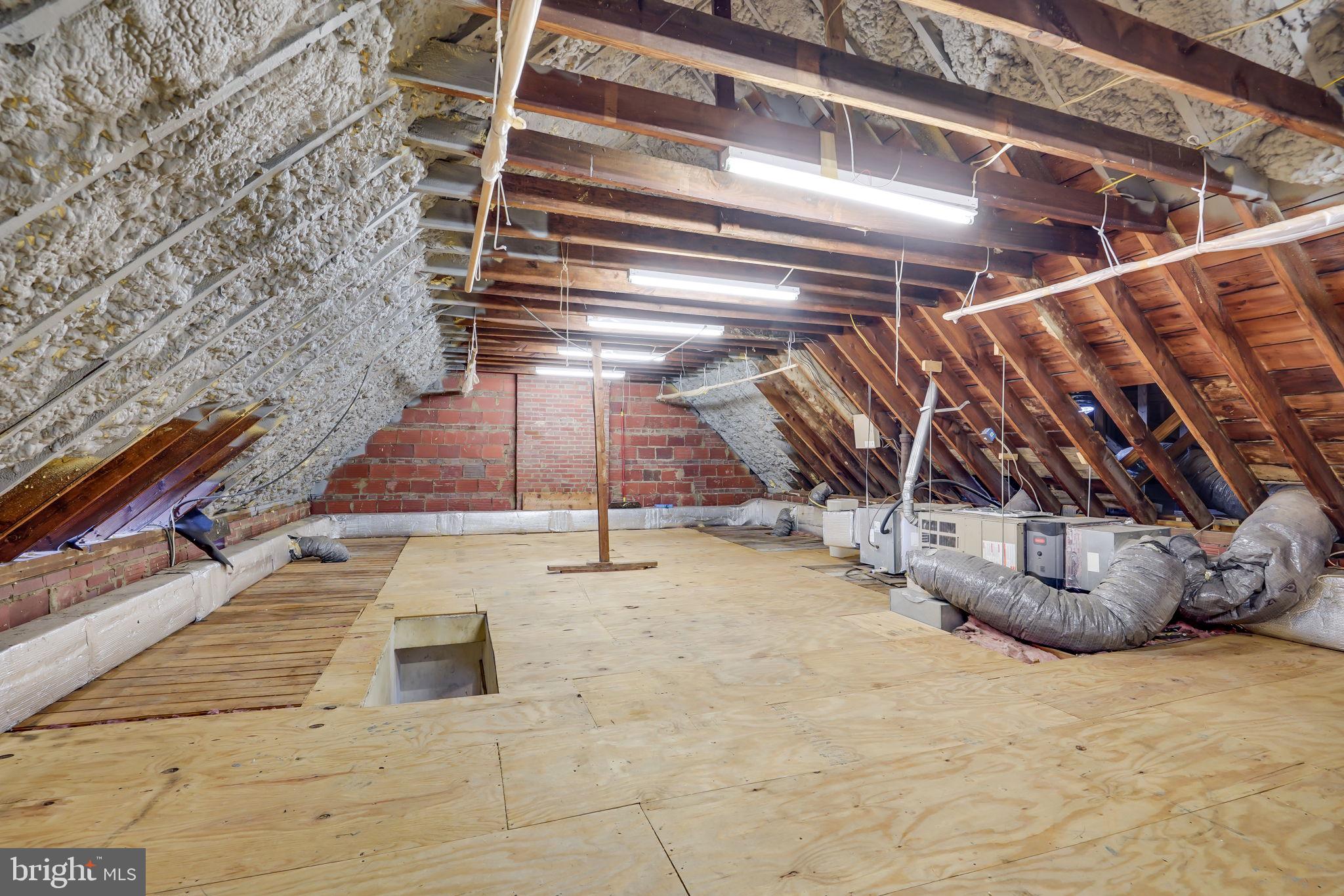 ARLINGTON RIDGE - Residential