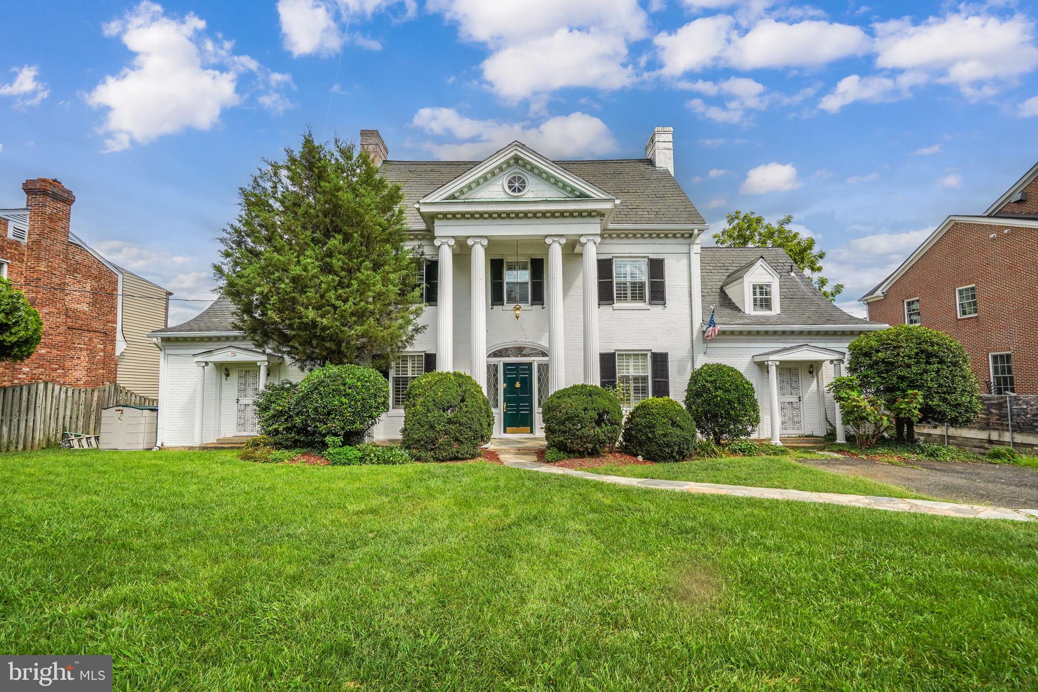 ARLINGTON RIDGE - Residential