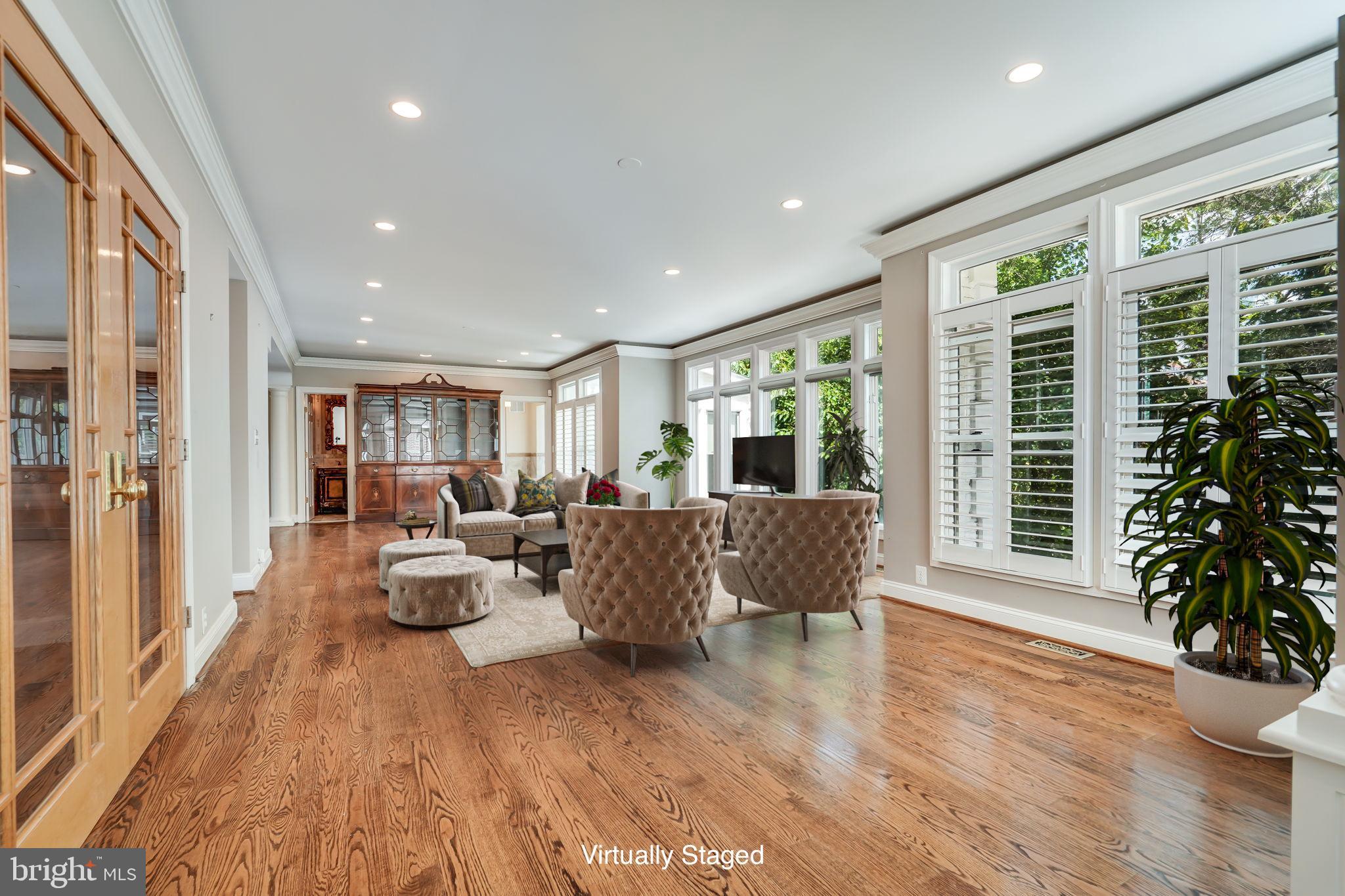 ARLINGTON RIDGE - Residential