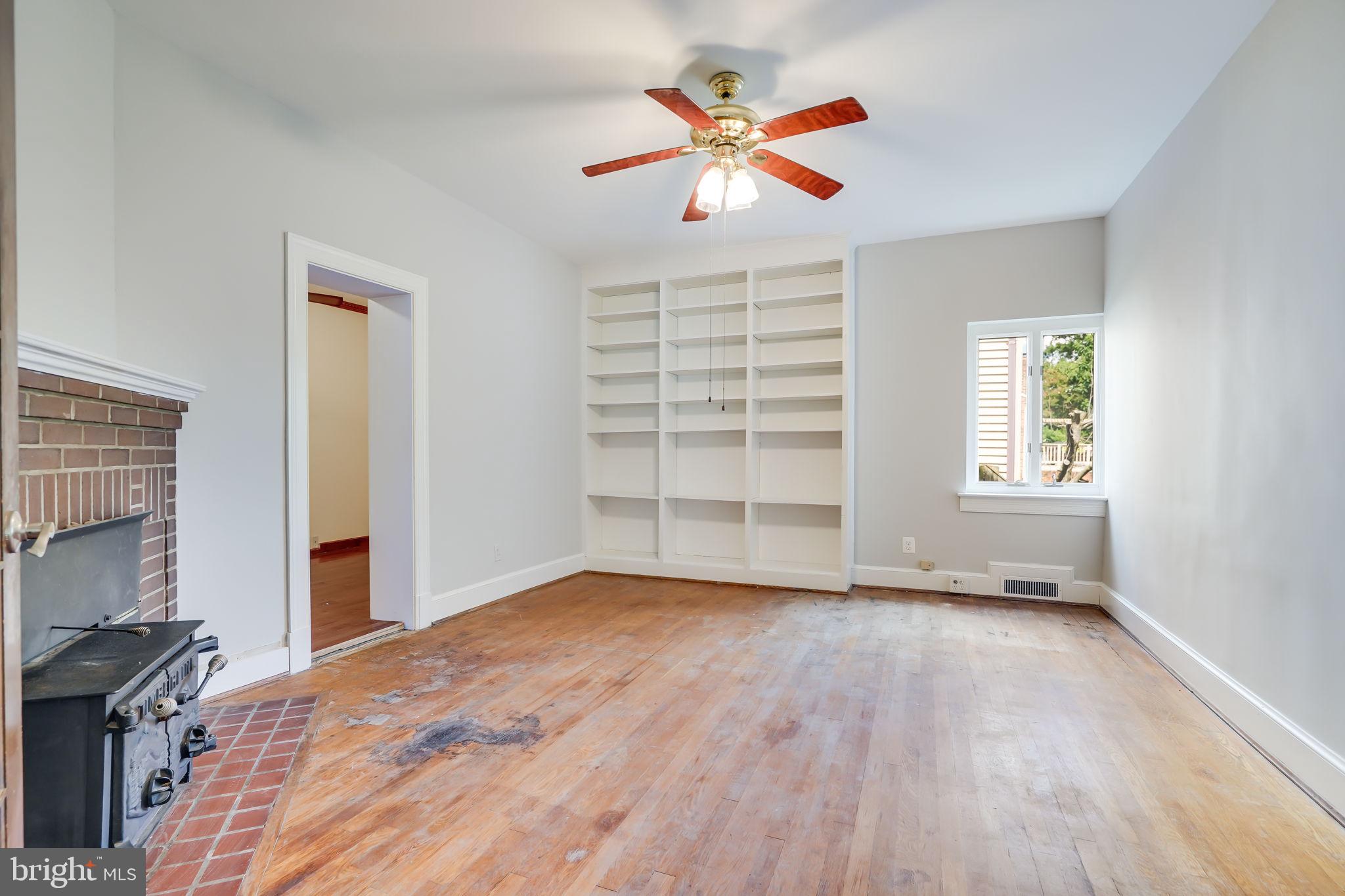 ARLINGTON RIDGE - Residential