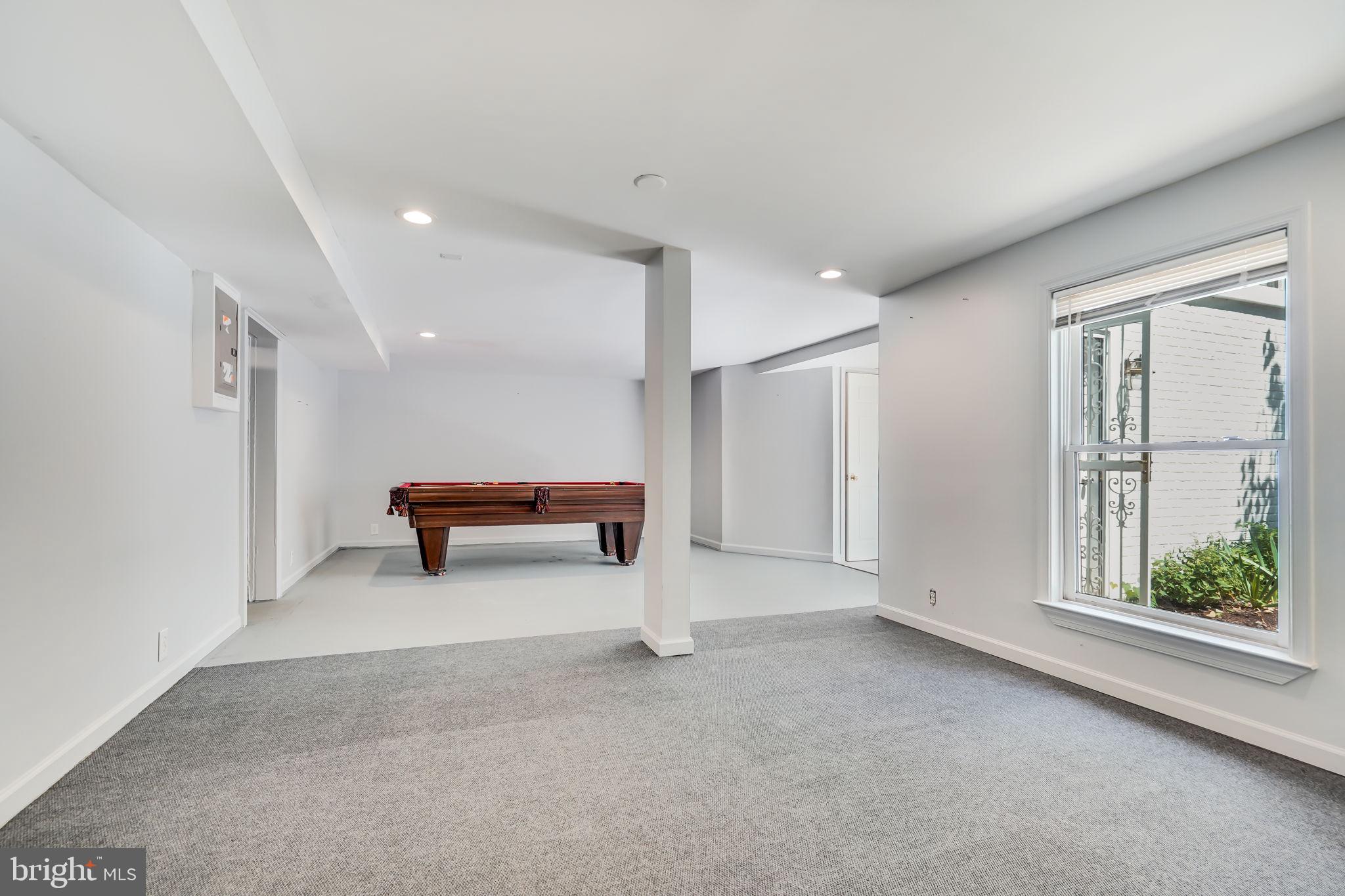 ARLINGTON RIDGE - Residential